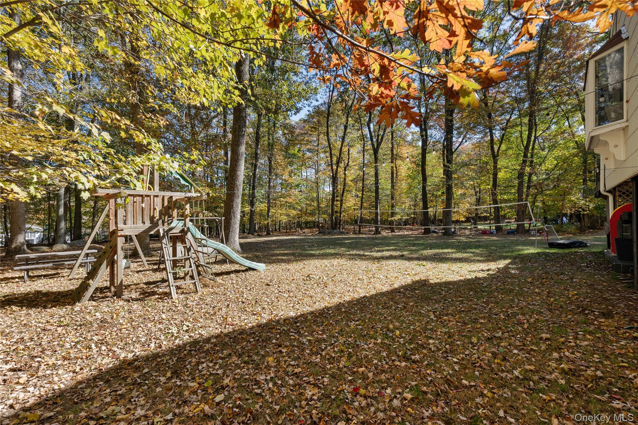 19 Apple Blossom Court, Airmont, NY 10952