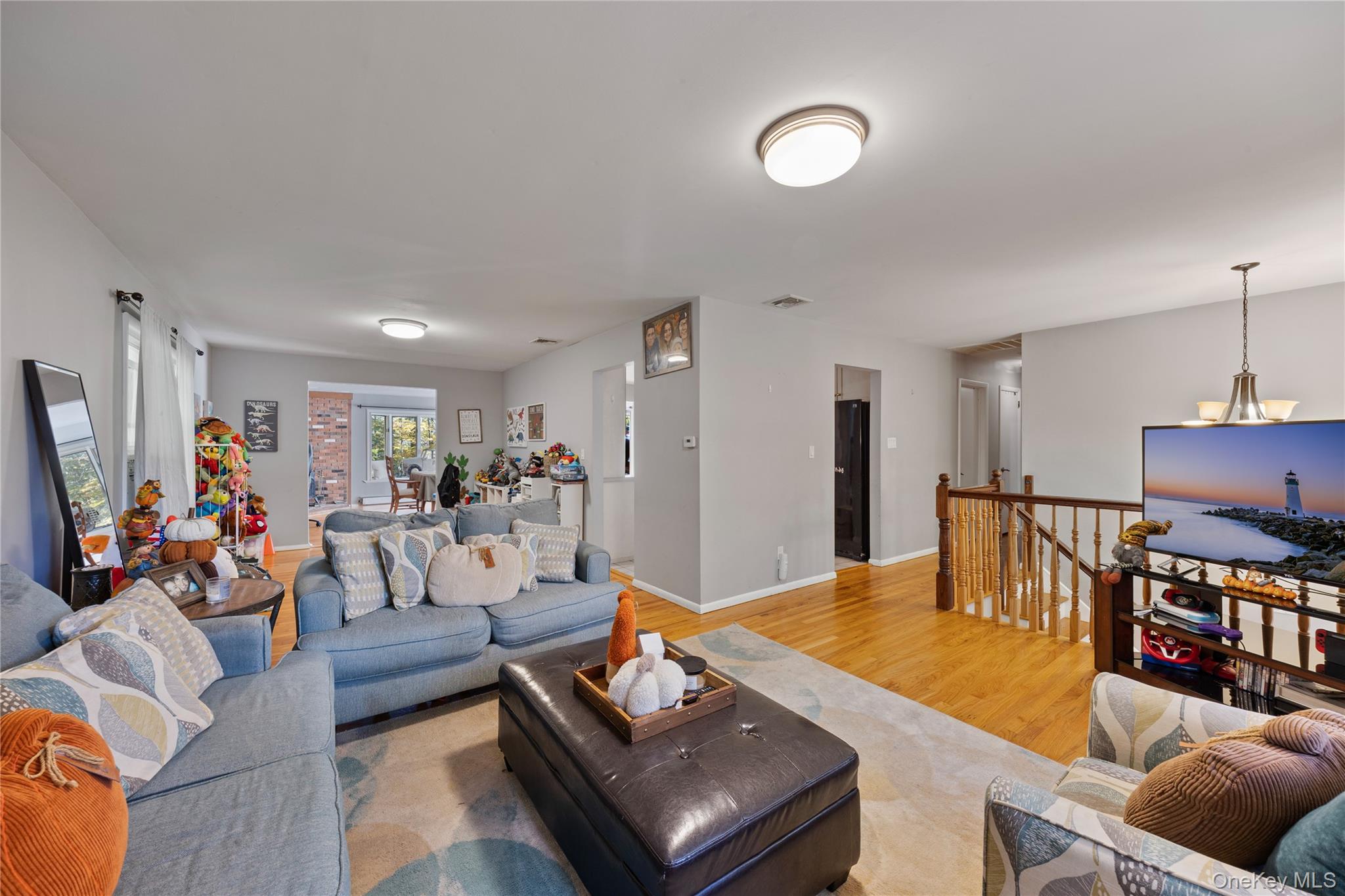 19 Apple Blossom Court, Airmont, NY 10952