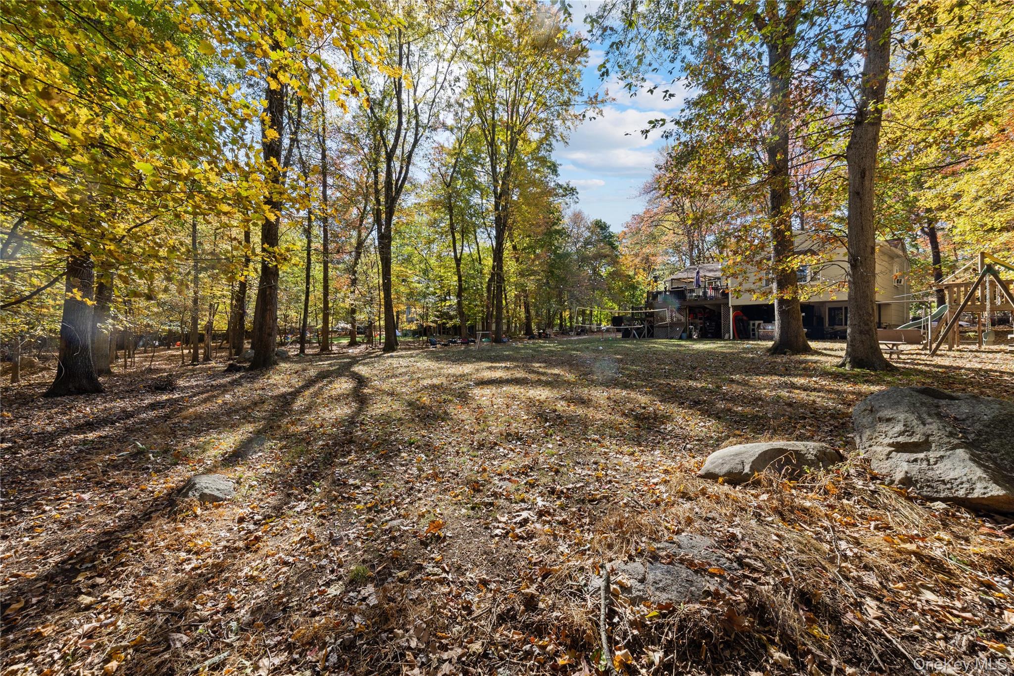 19 Apple Blossom Court, Airmont, NY 10952