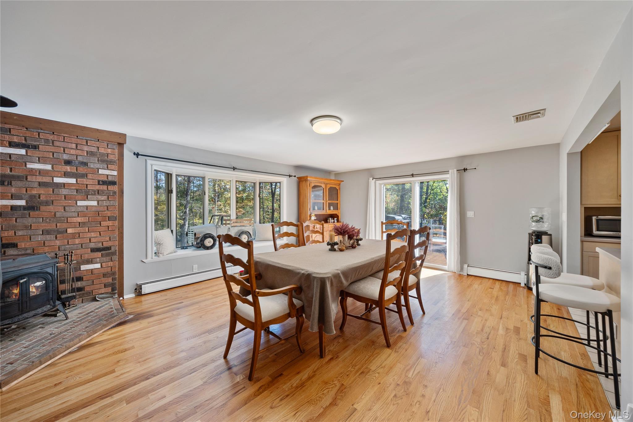 19 Apple Blossom Court, Airmont, NY 10952