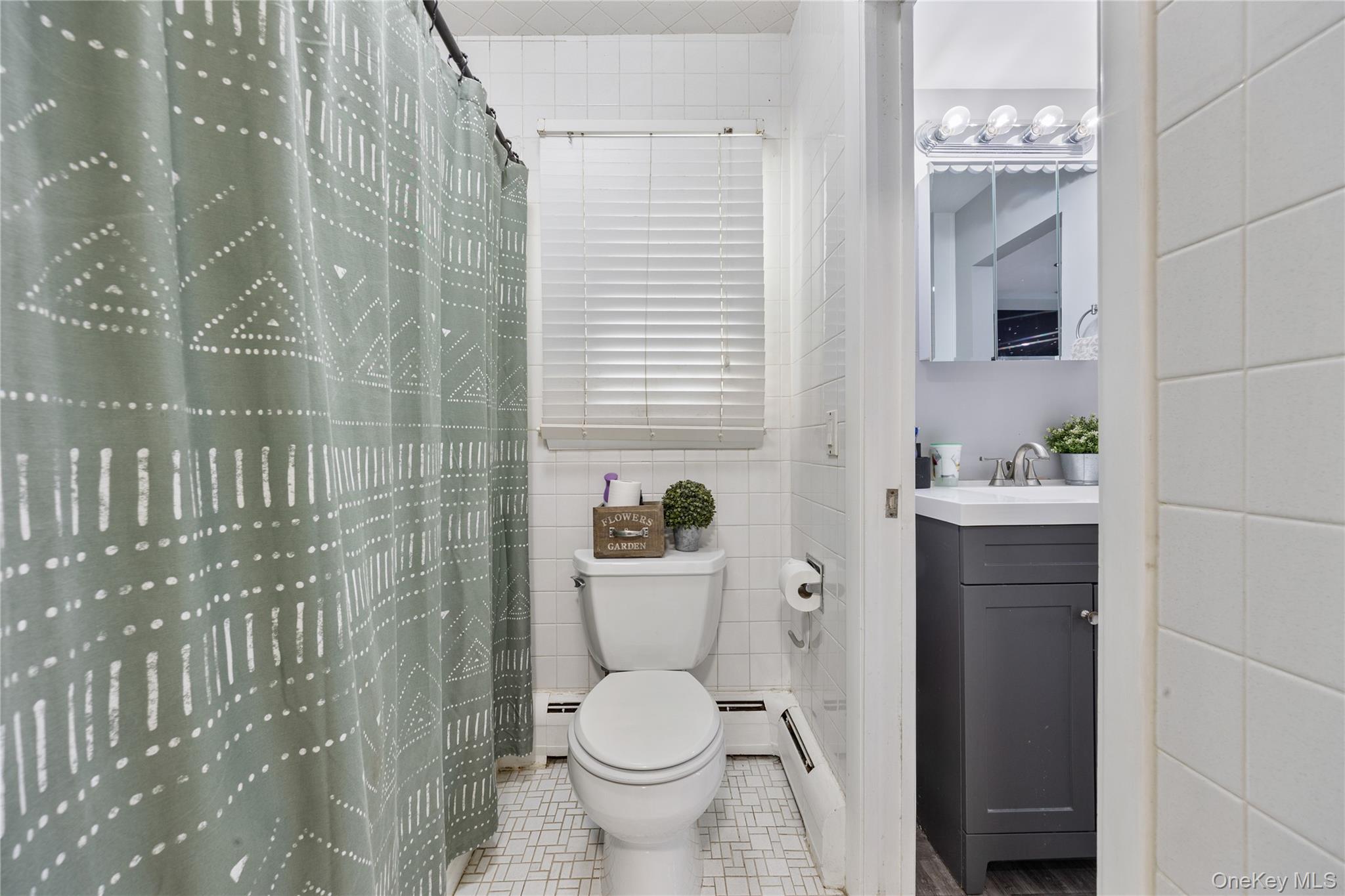 19 Apple Blossom Court, Airmont, NY 10952