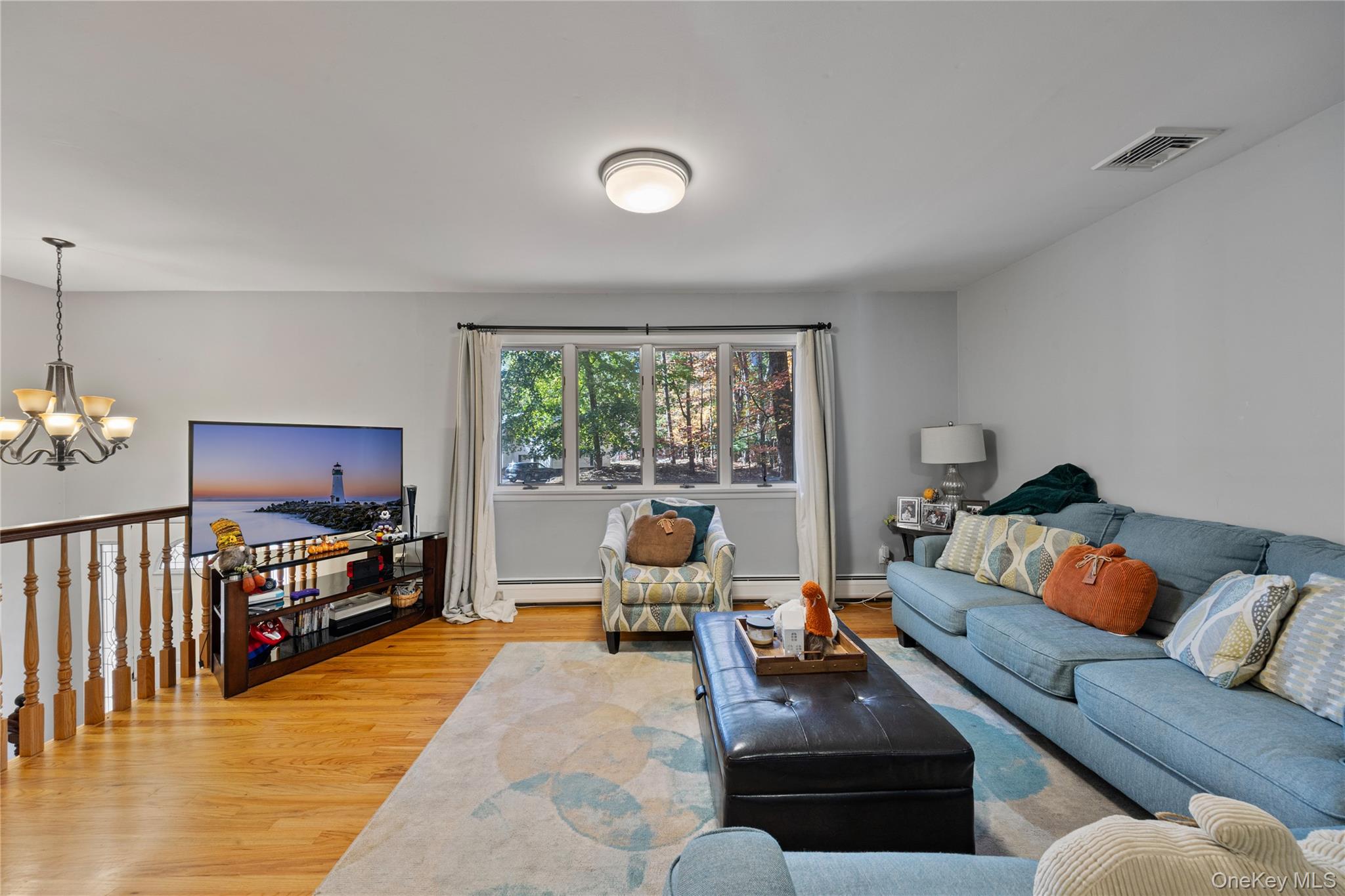 19 Apple Blossom Court, Airmont, NY 10952