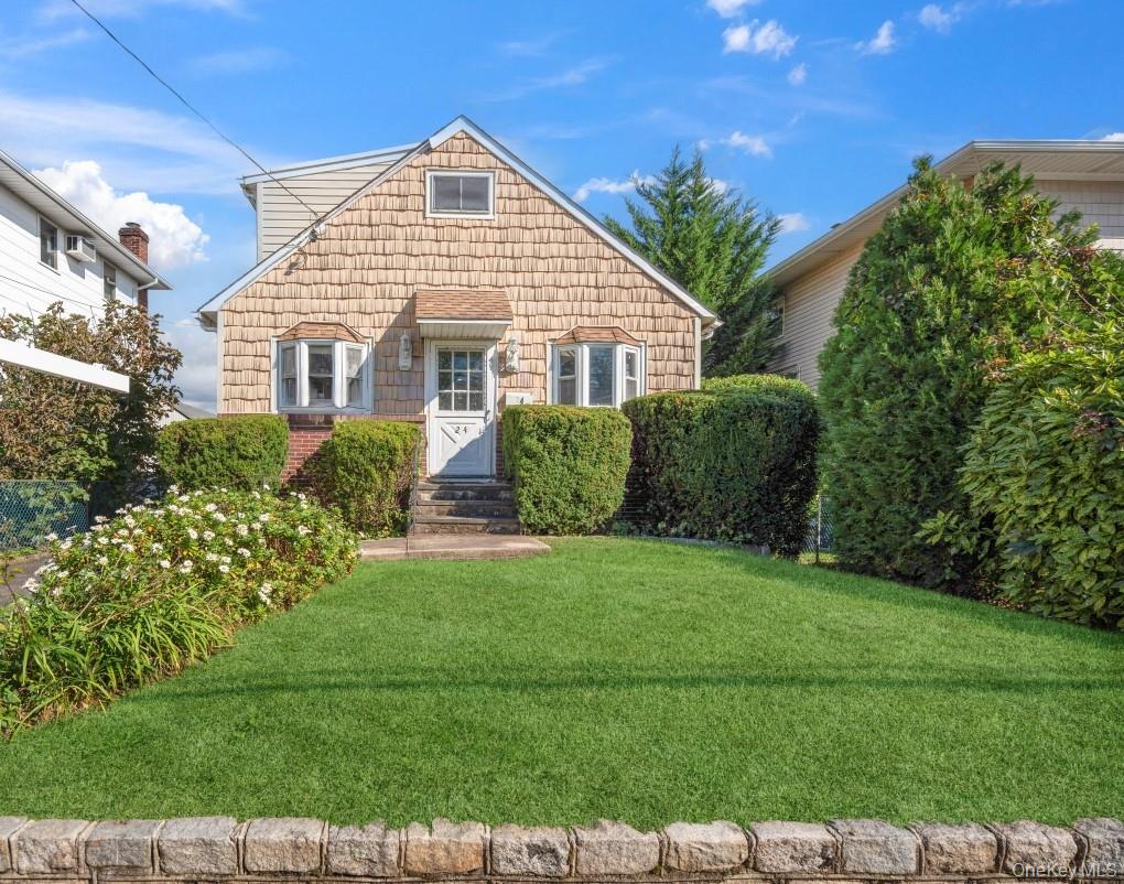 24 Hickory Road, Port Washington, NY 11050