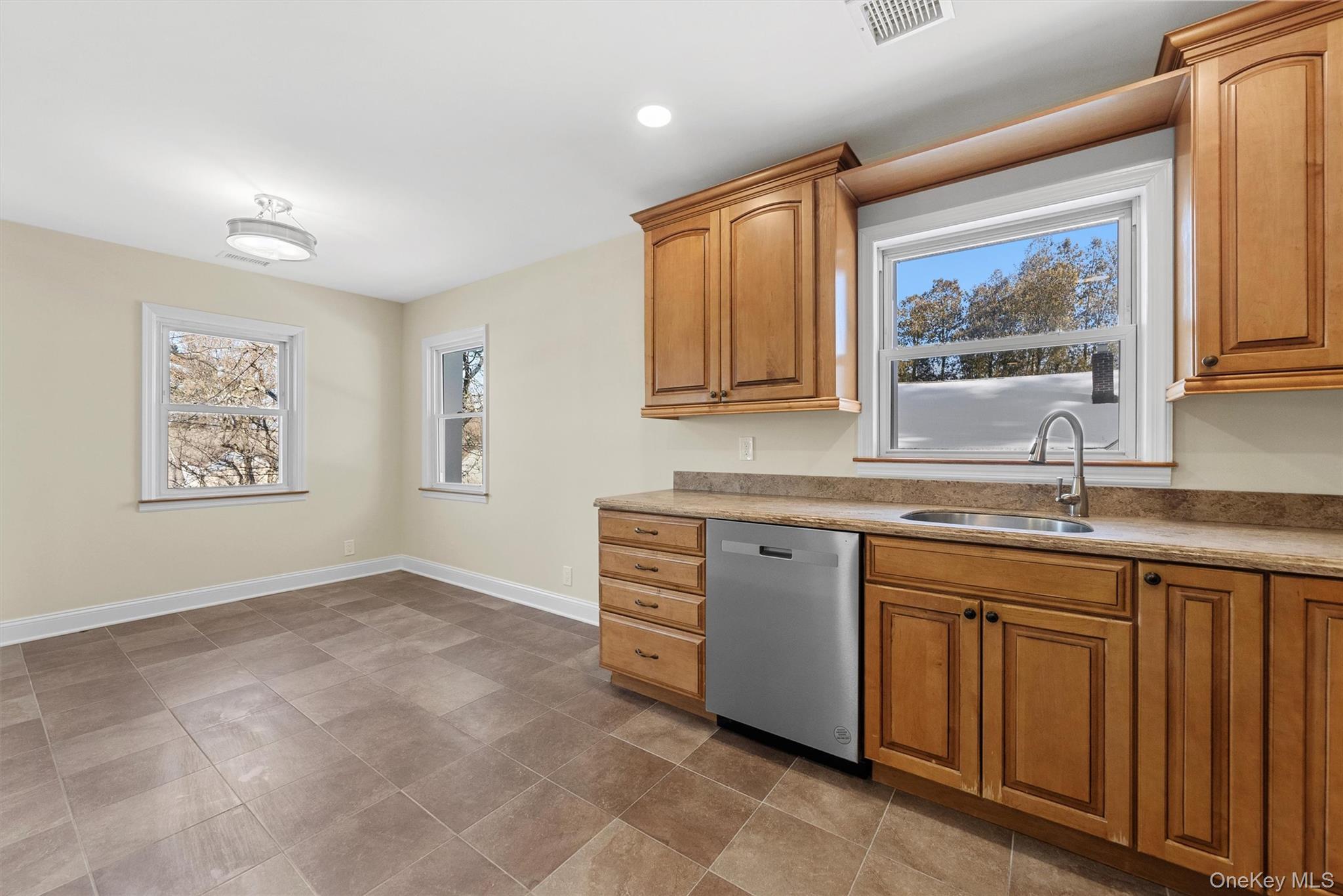 913 Parkway Place, Shrub Oak, NY 10598