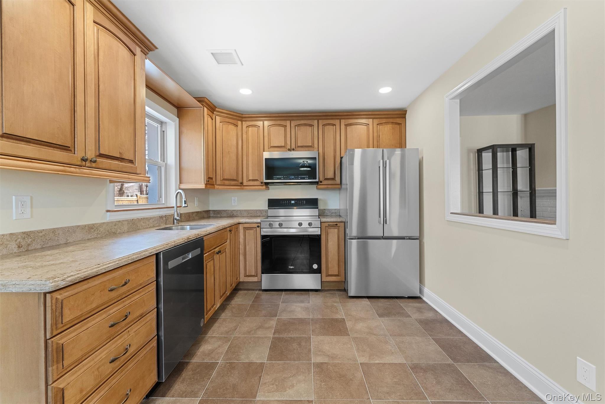 913 Parkway Place, Shrub Oak, NY 10598