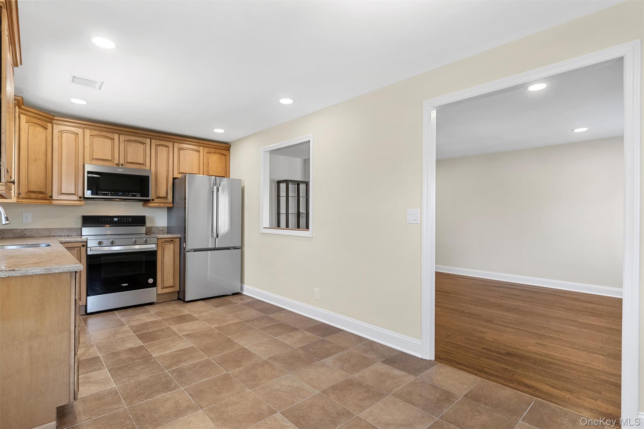 913 Parkway Place, Shrub Oak, NY 10598