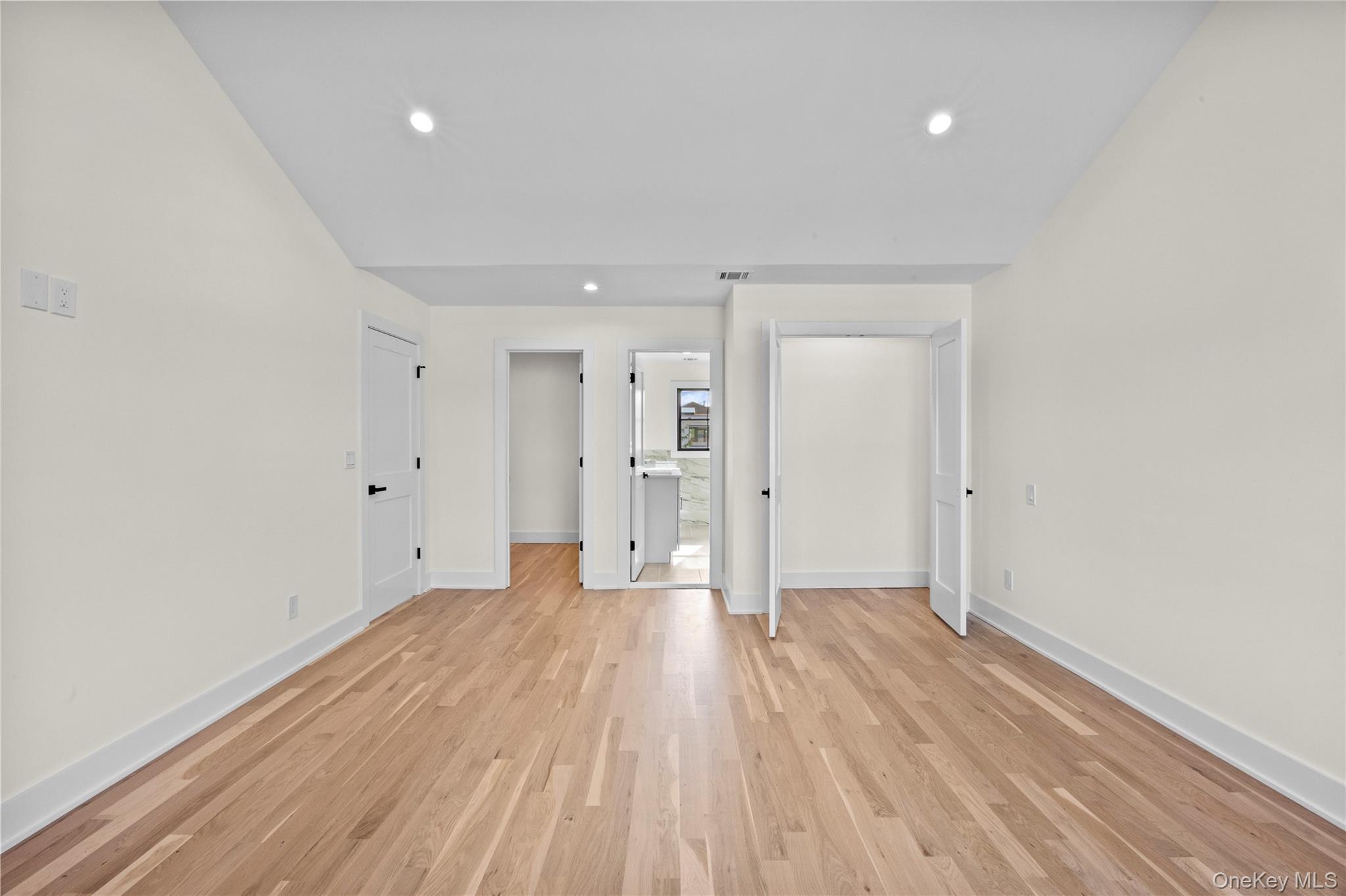 38 Eldorado Boulevard, Plainview, NY 11803