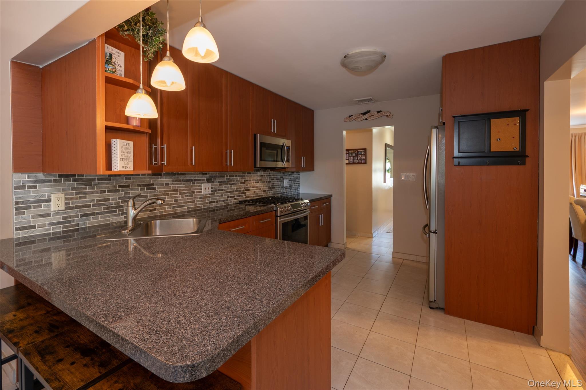 211 Gardner Avenue, Jericho, NY 11753