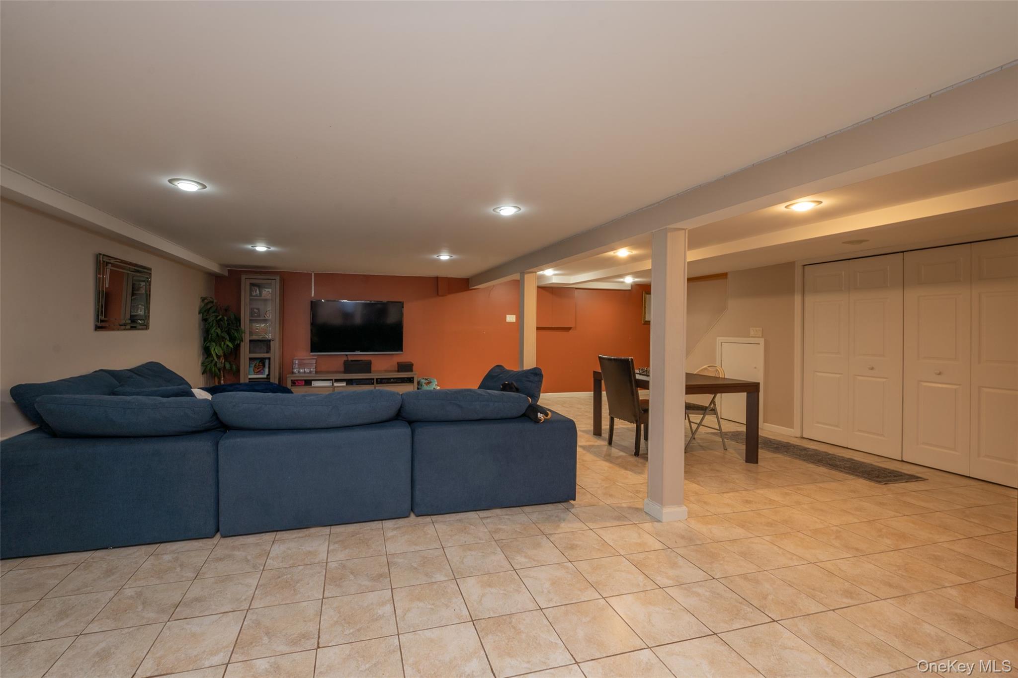 211 Gardner Avenue, Jericho, NY 11753