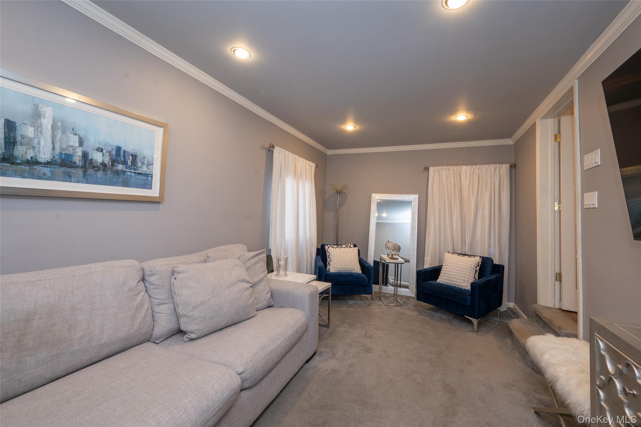 211 Gardner Avenue, Jericho, NY 11753