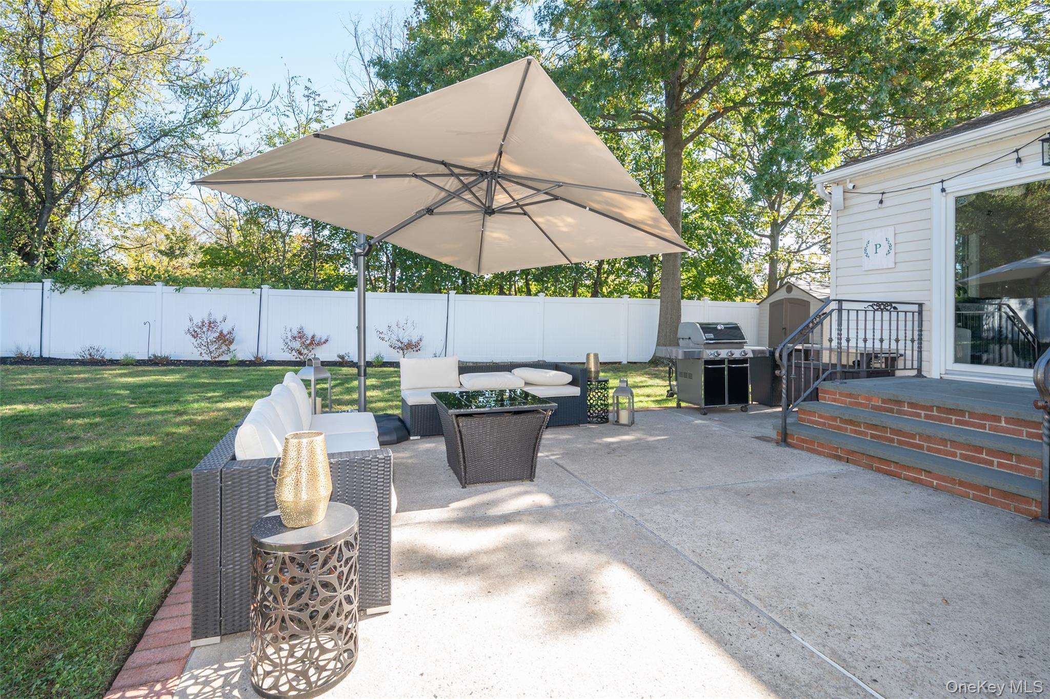 211 Gardner Avenue, Jericho, NY 11753