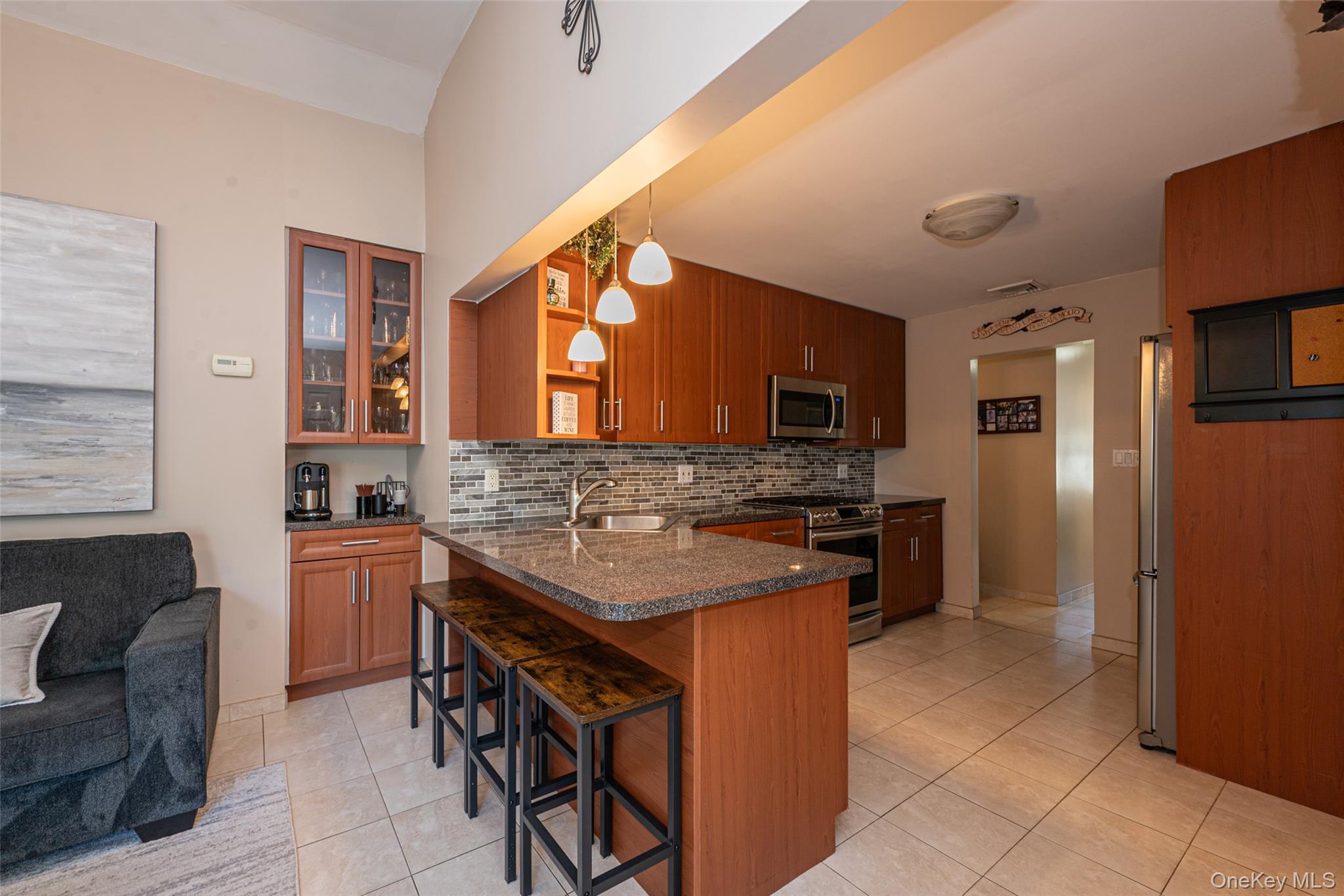 211 Gardner Avenue, Jericho, NY 11753