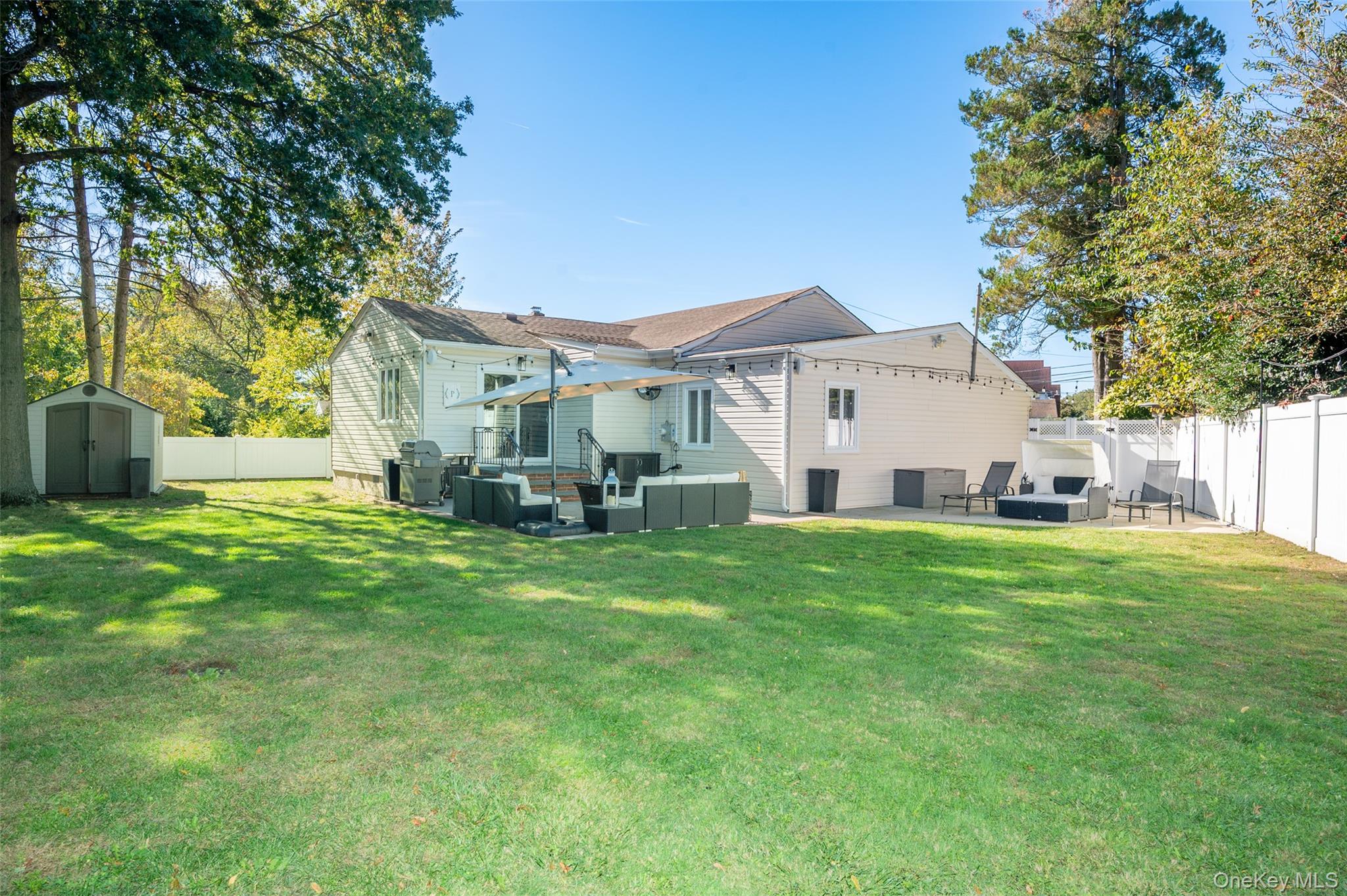 211 Gardner Avenue, Jericho, NY 11753