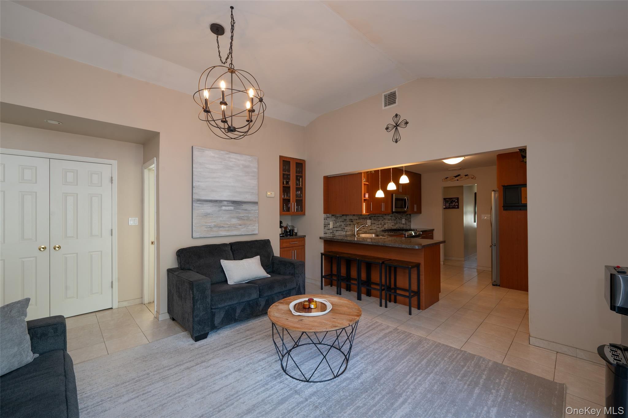 211 Gardner Avenue, Jericho, NY 11753