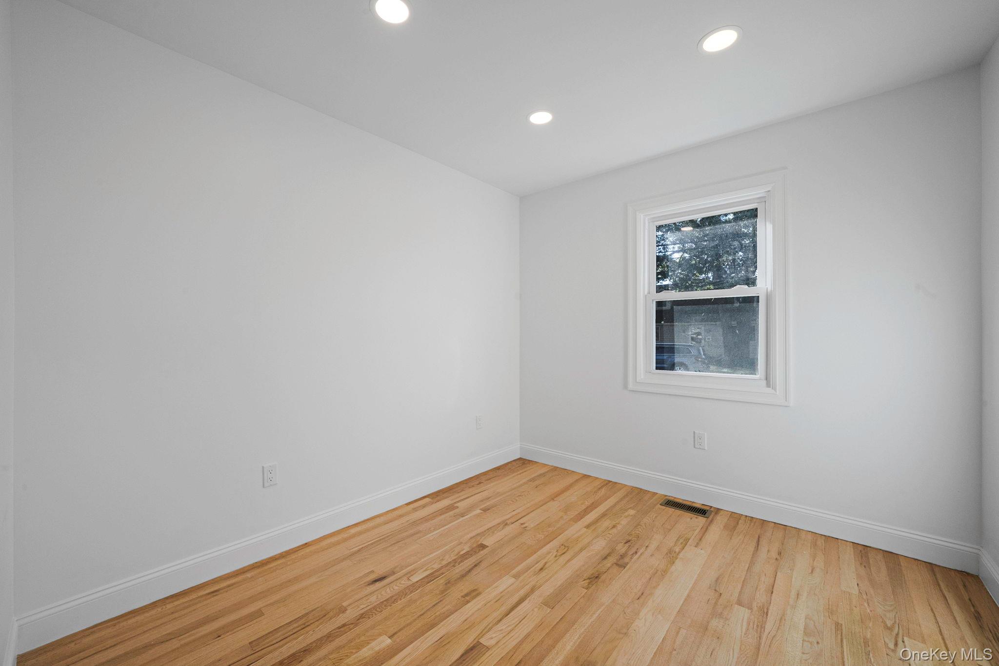 120 Cherry Drive W, Plainview, NY 11803