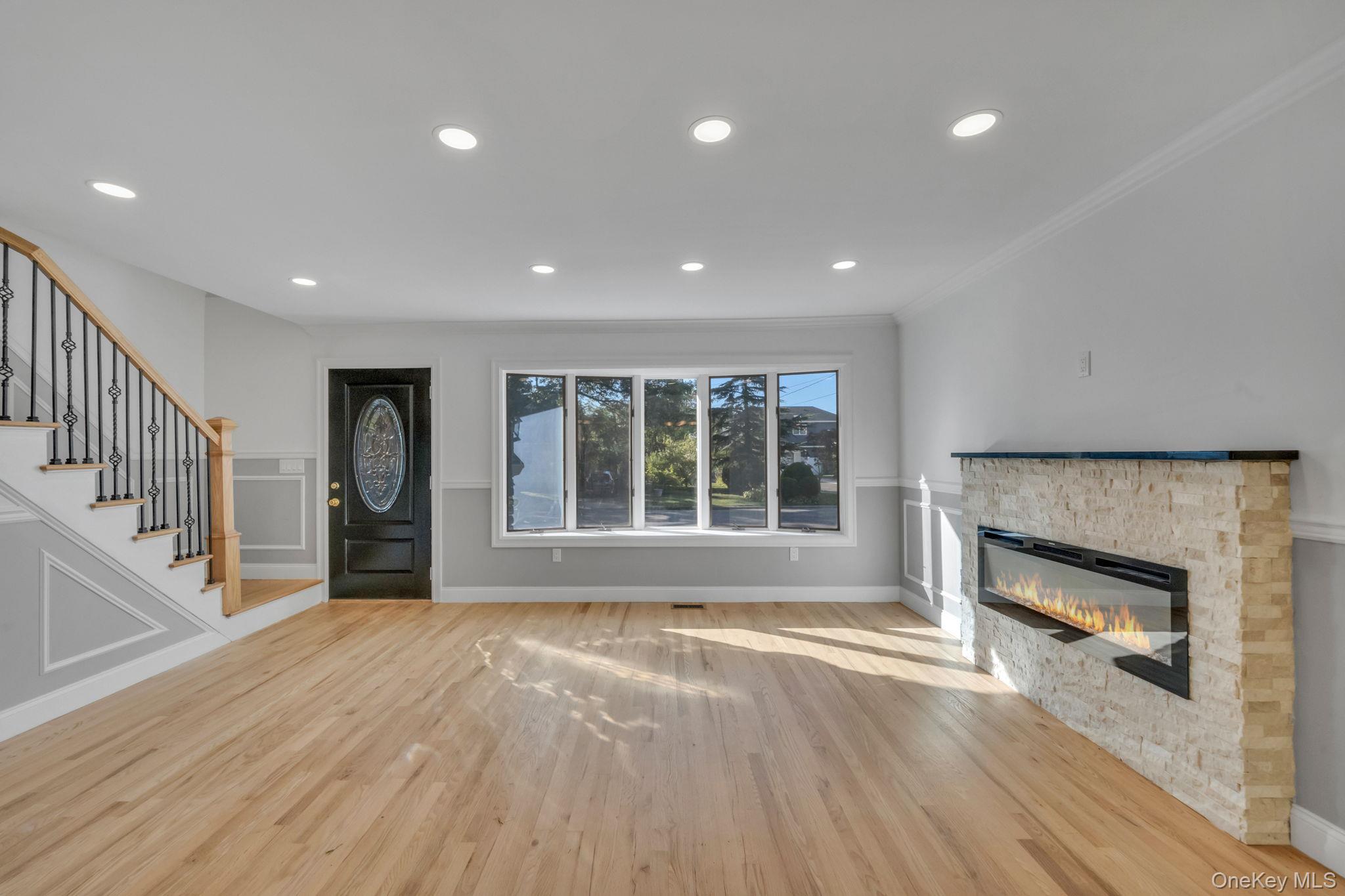 120 Cherry Drive W, Plainview, NY 11803