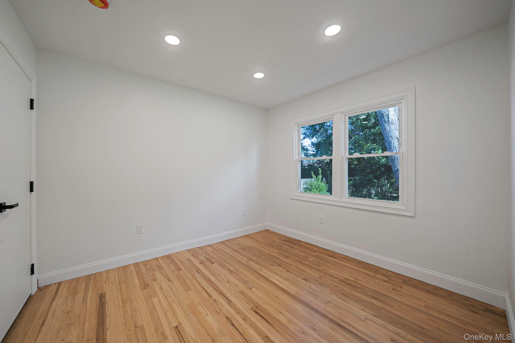 120 Cherry Drive W, Plainview, NY 11803