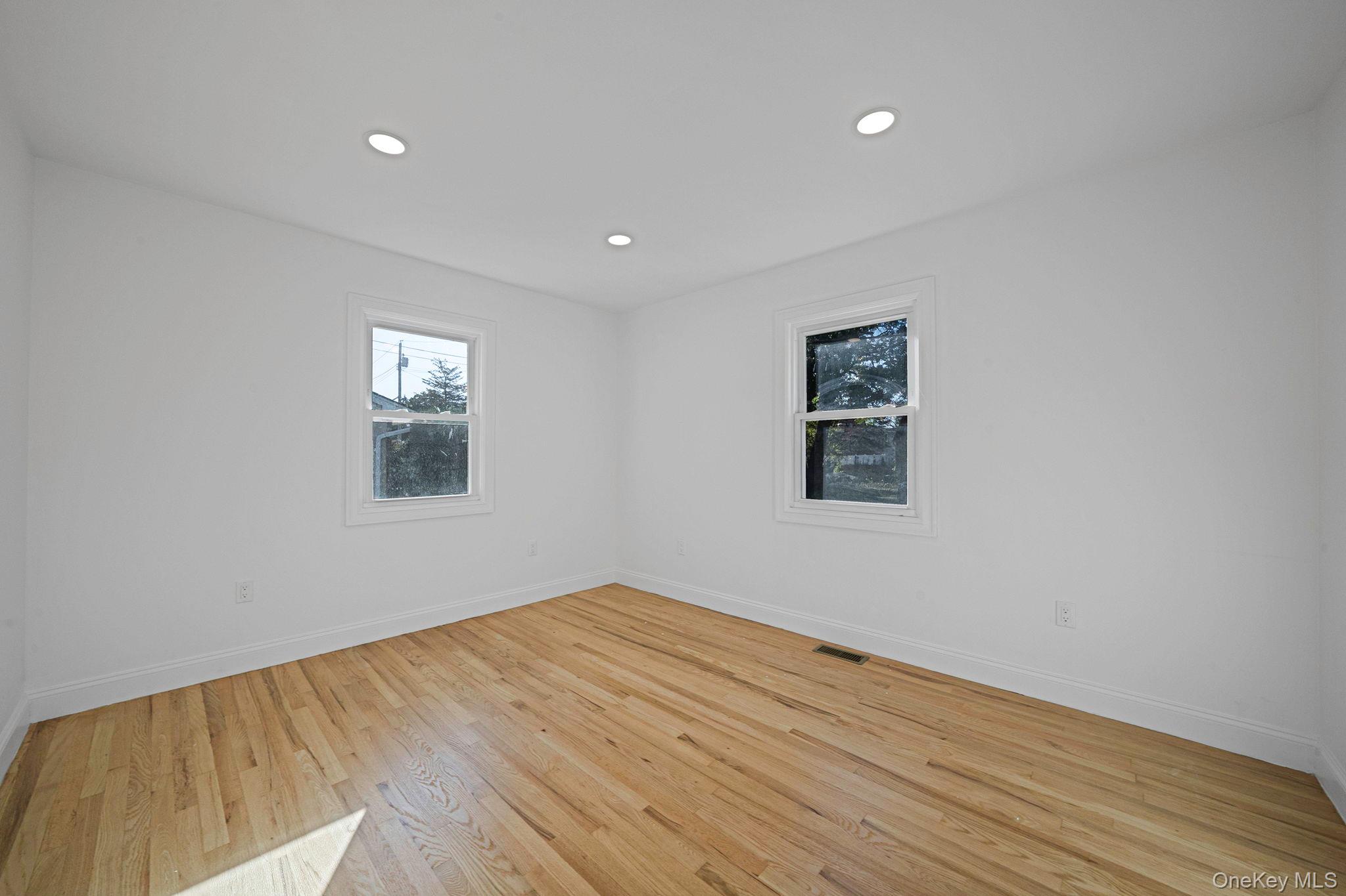 120 Cherry Drive W, Plainview, NY 11803