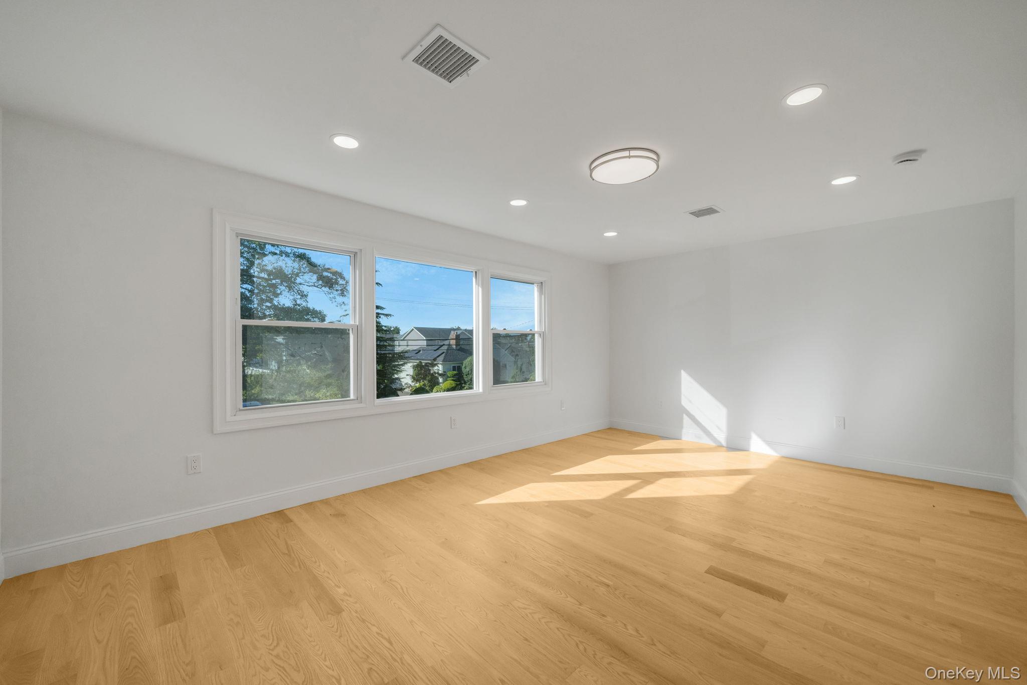 120 Cherry Drive W, Plainview, NY 11803