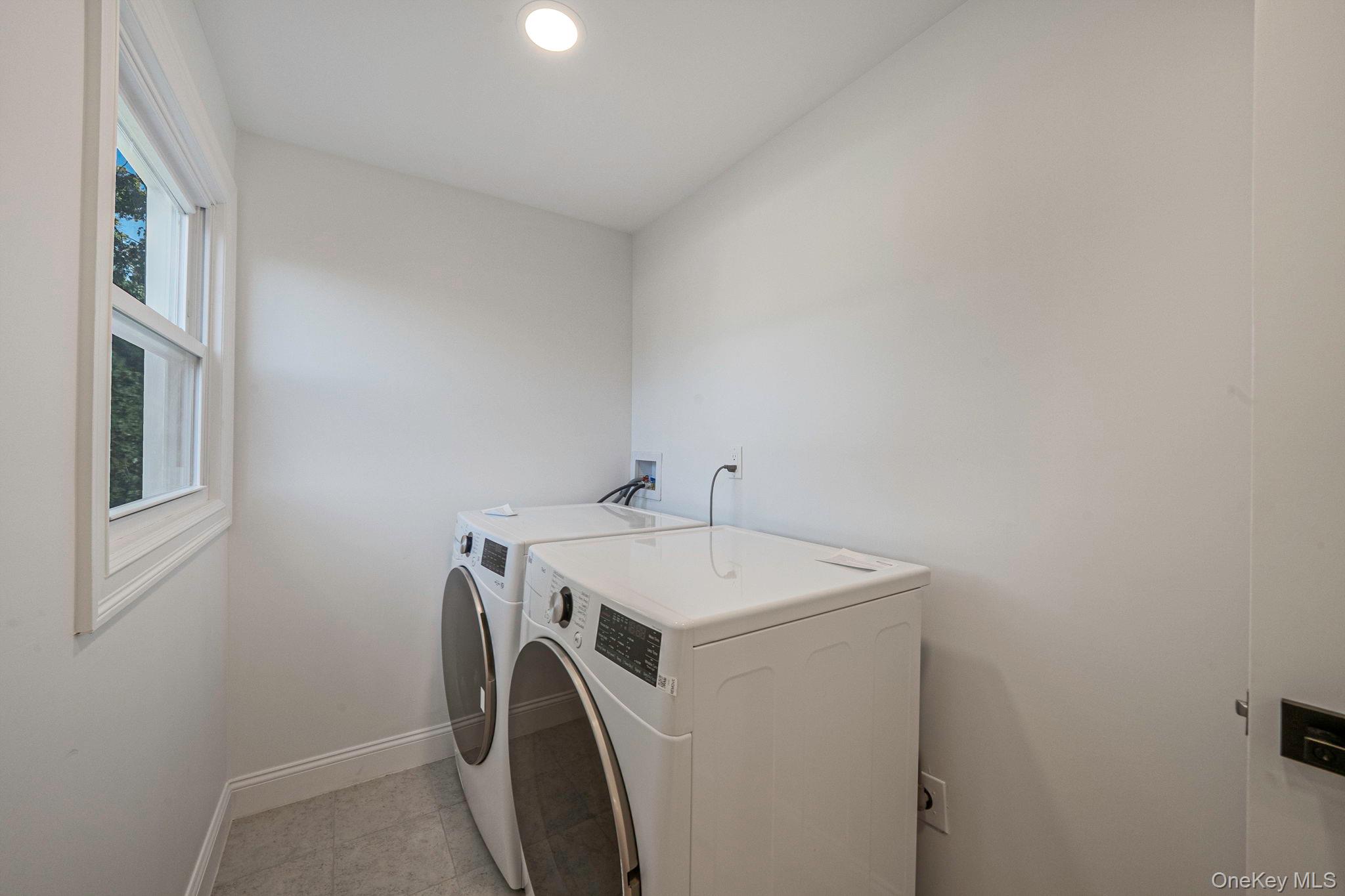 120 Cherry Drive W, Plainview, NY 11803