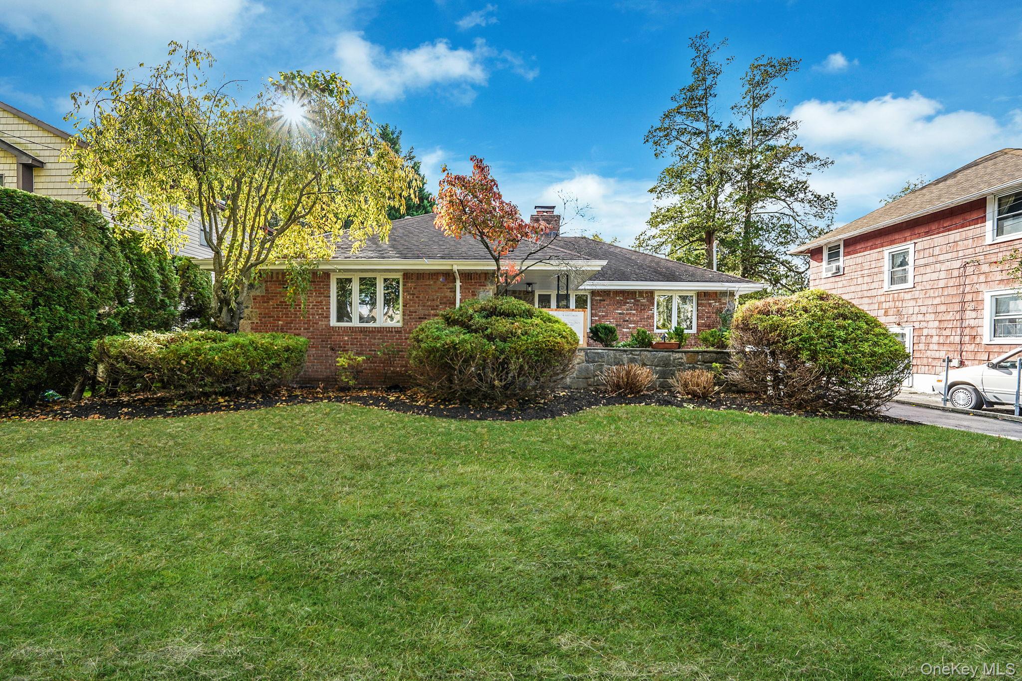 32 Fairview Avenue, Port Washington, NY 11050