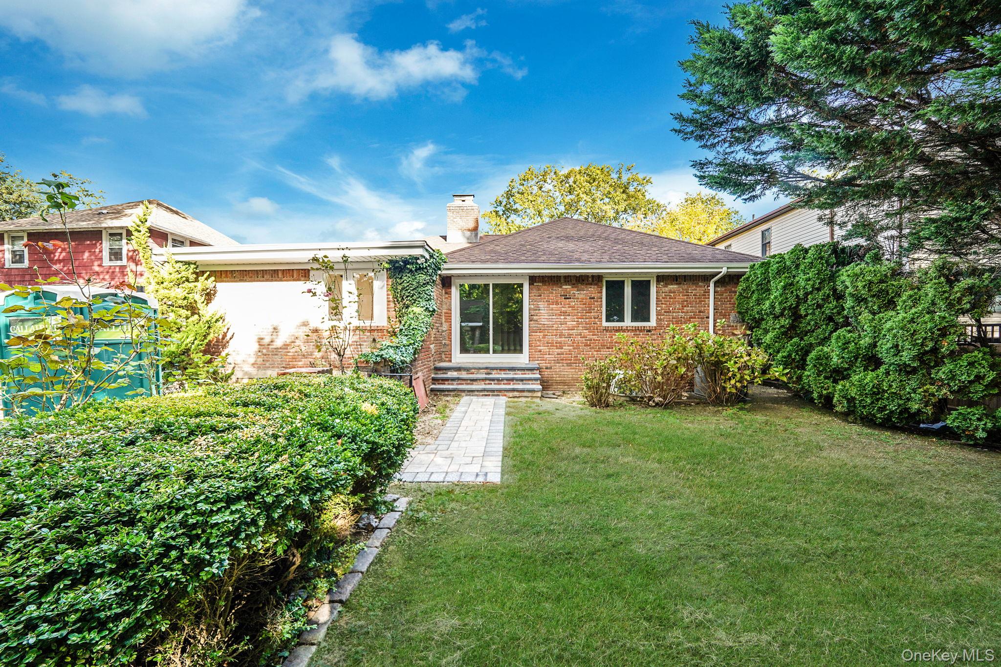 32 Fairview Avenue, Port Washington, NY 11050