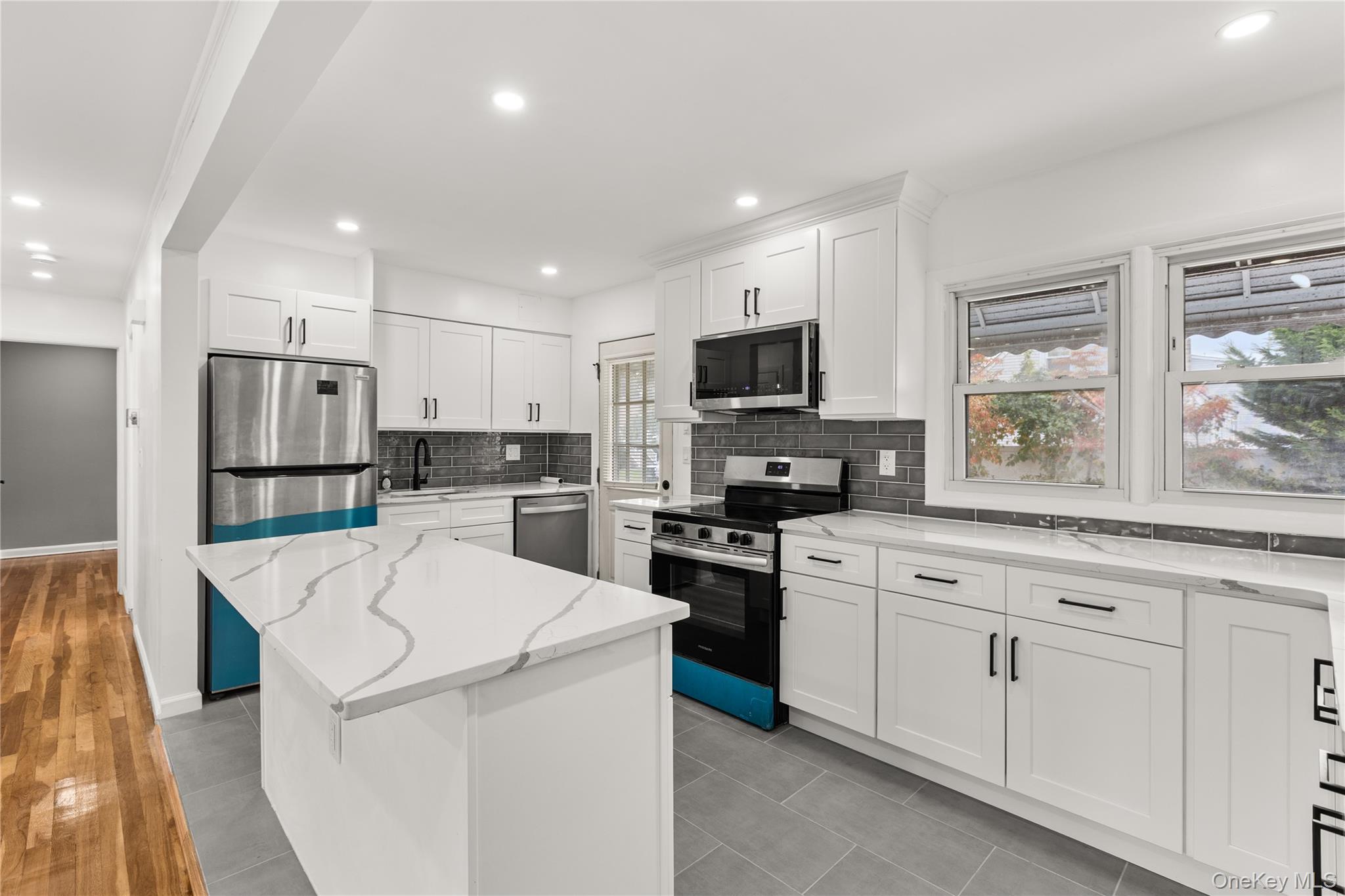 104 E Gates Avenue, Lindenhurst, NY 11757