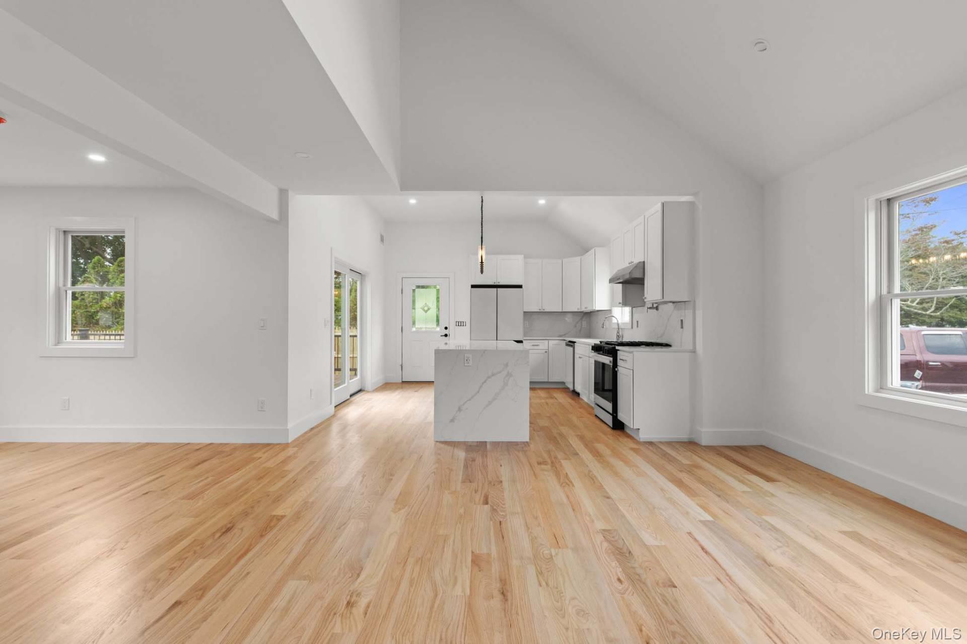 3A Suffolk Road, Hampton Bays, NY 11946