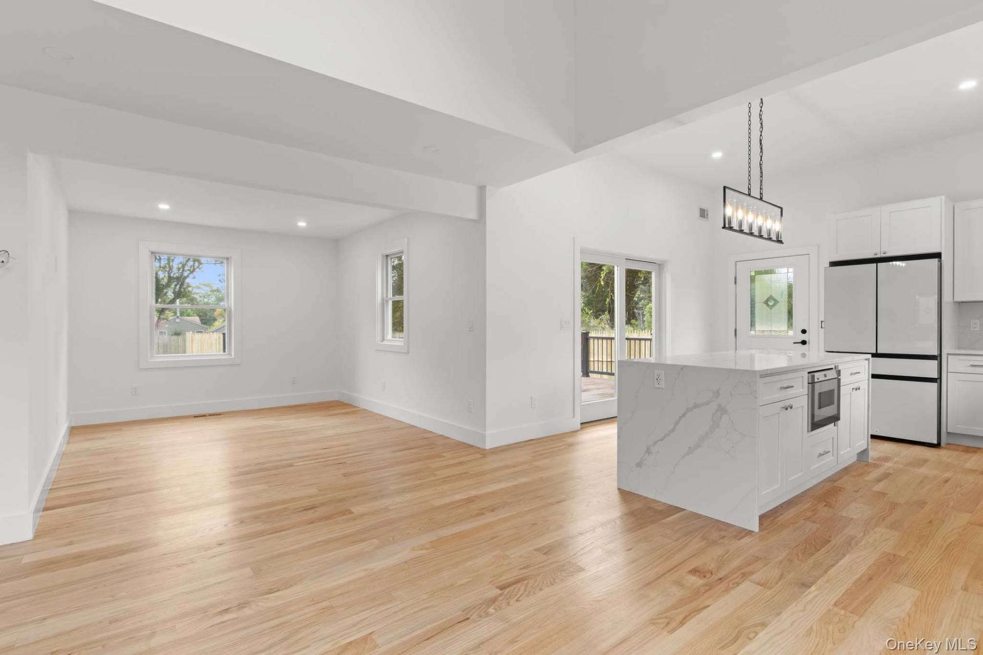 3A Suffolk Road, Hampton Bays, NY 11946