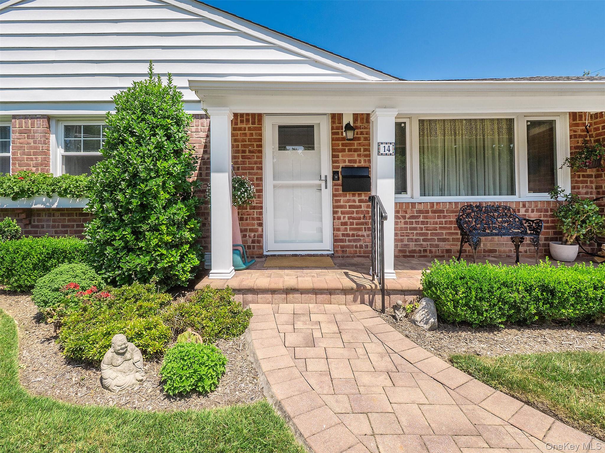 14 Harbor Lane, Glen Head, NY 11545