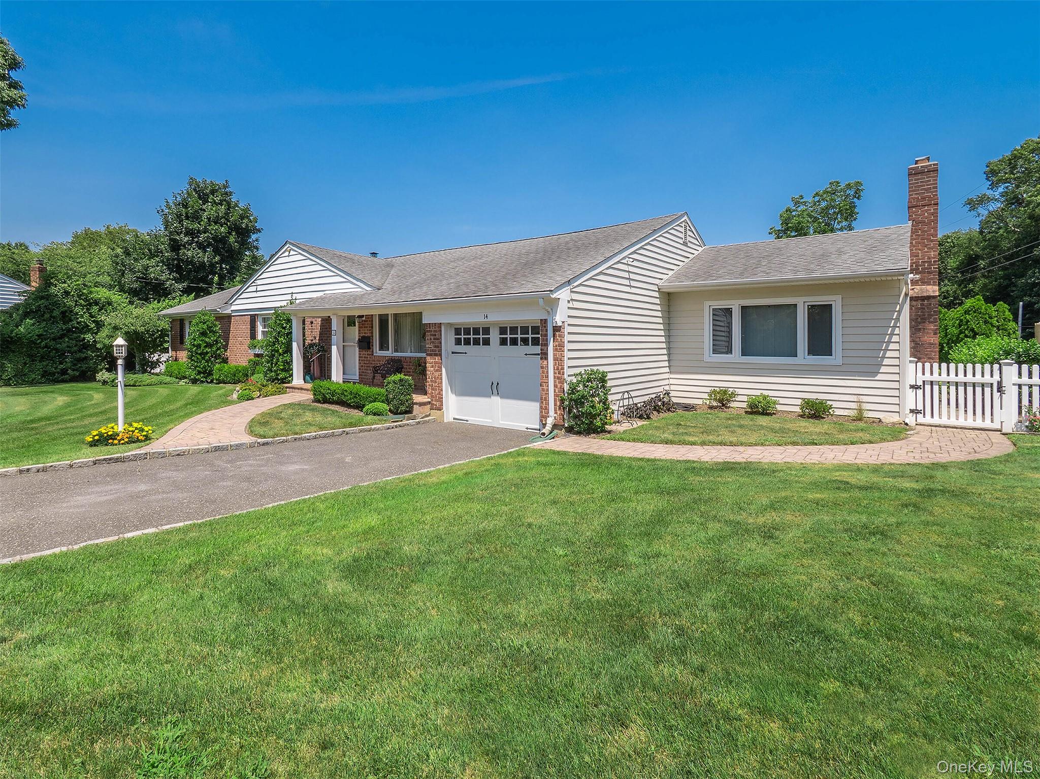 14 Harbor Lane, Glen Head, NY 11545