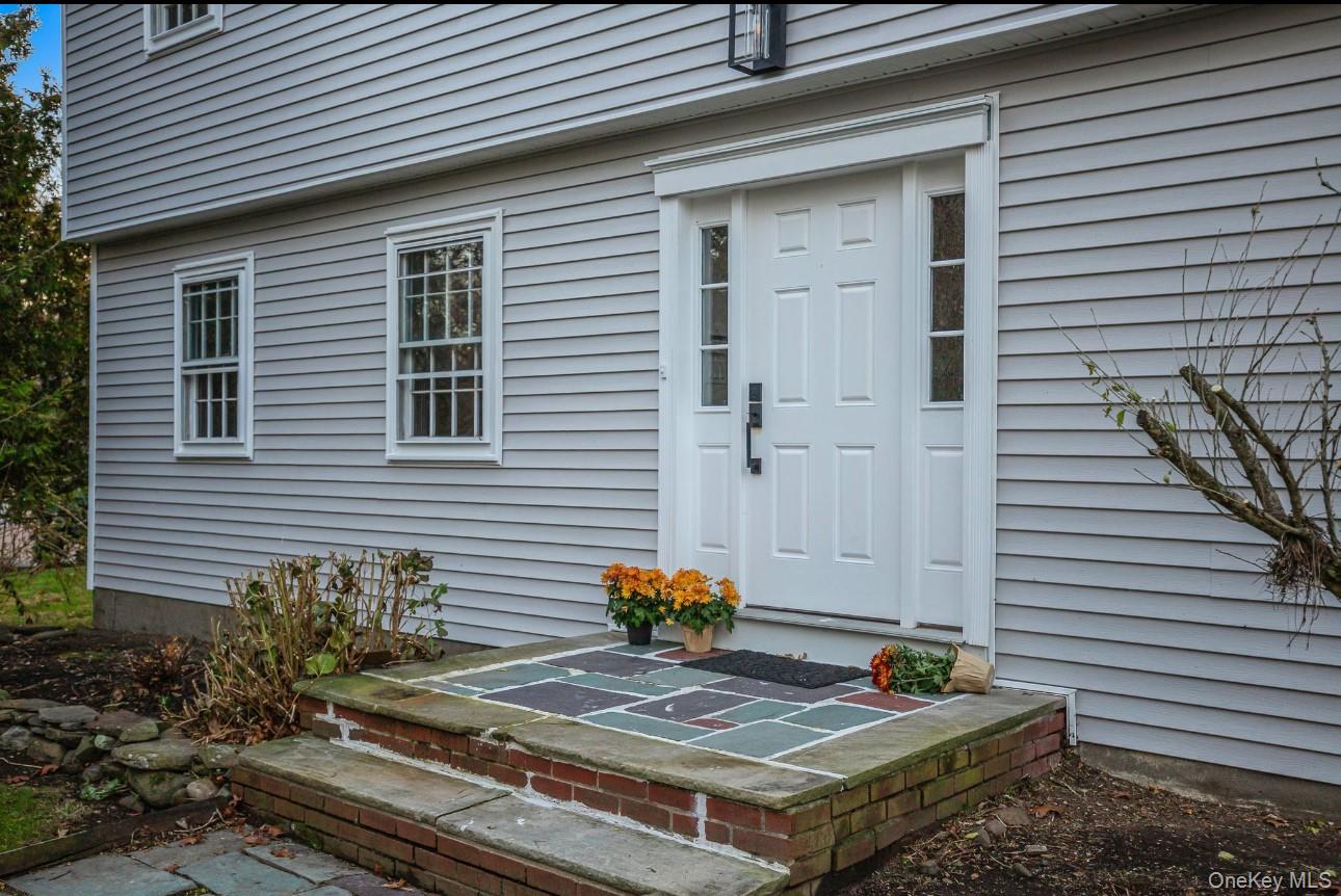 10 Glen Lane, Balmville, NY 12550