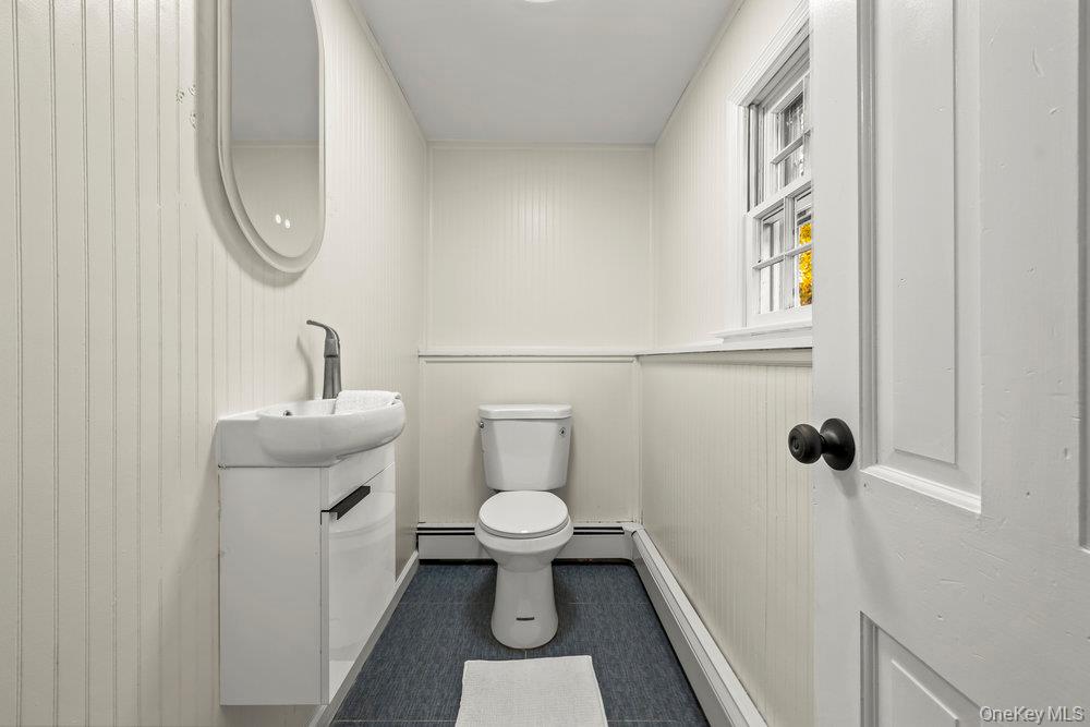 10 Glen Lane, Balmville, NY 12550