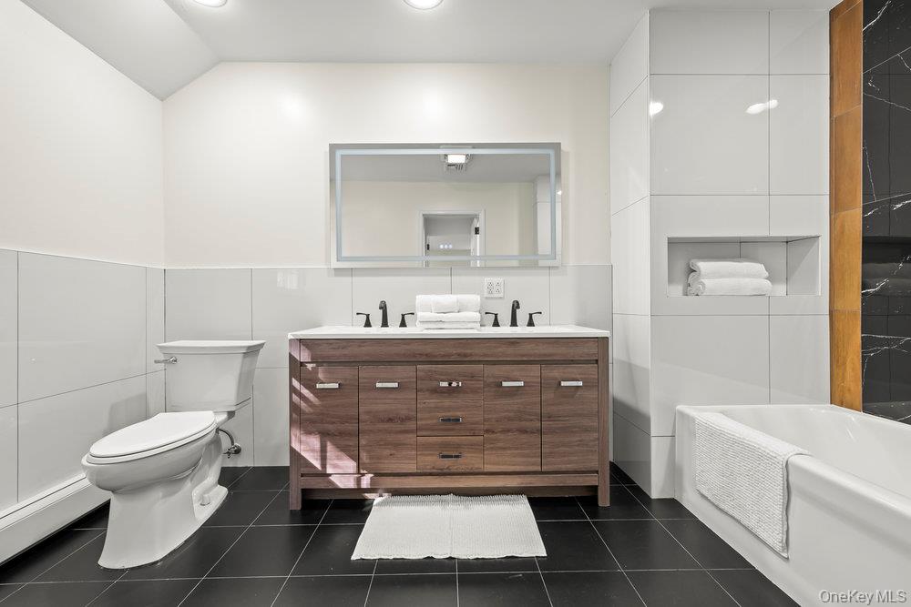 10 Glen Lane, Balmville, NY 12550