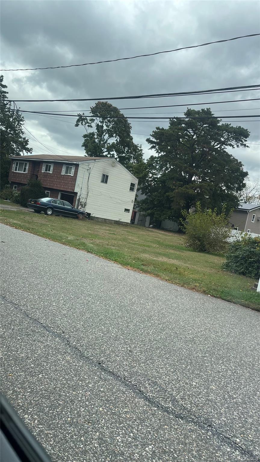 81 Nevada Road, West Babylon, NY 11704