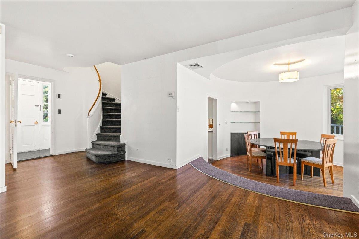 210 WYNDCLIFF Road, Scarsdale, NY 10583