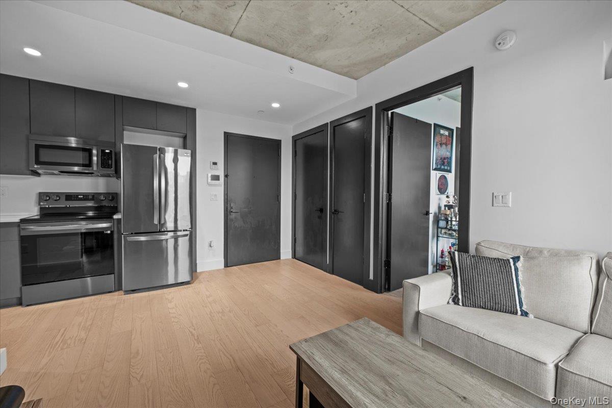 458 E 25th St # 305, Brooklyn, NY 11226