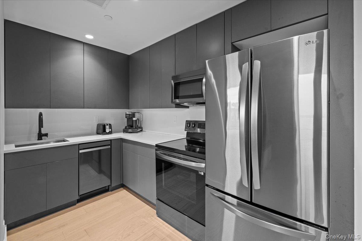 458 E 25th St # 305, Brooklyn, NY 11226