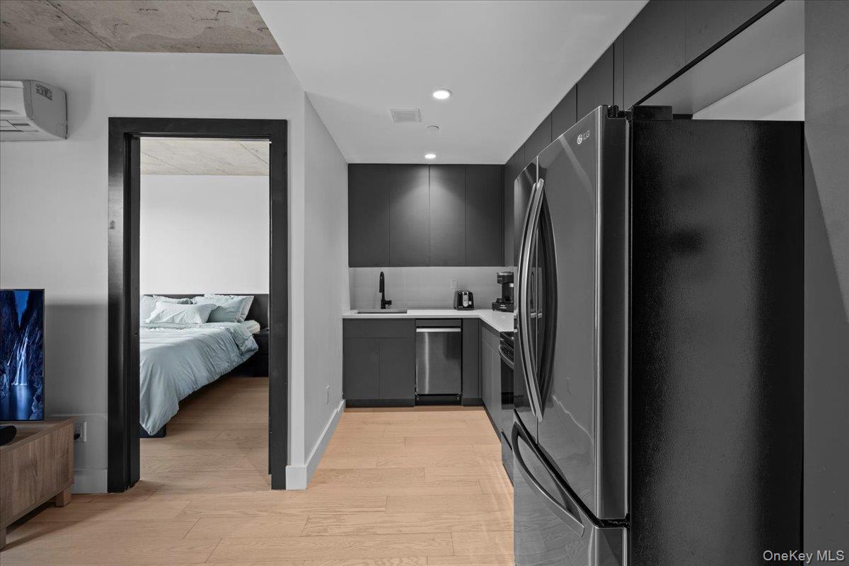 458 E 25th St # 305, Brooklyn, NY 11226