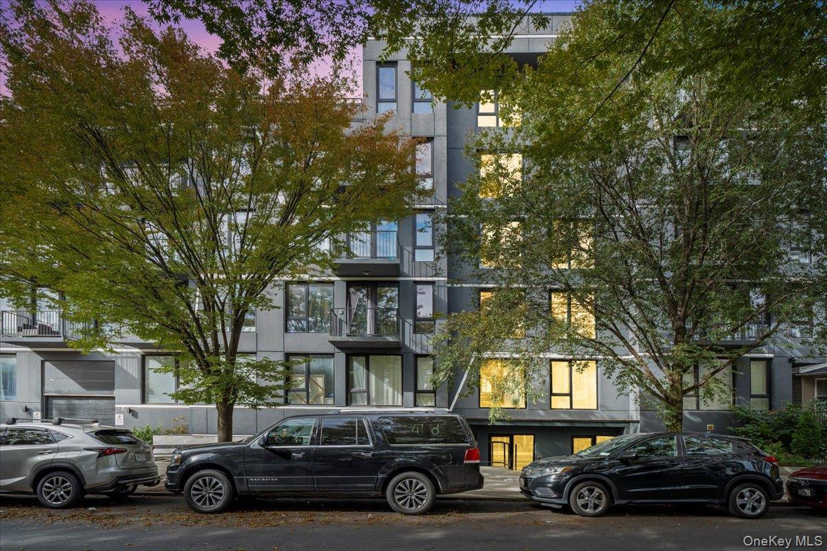 458 E 25th St # 305, Brooklyn, NY 11226