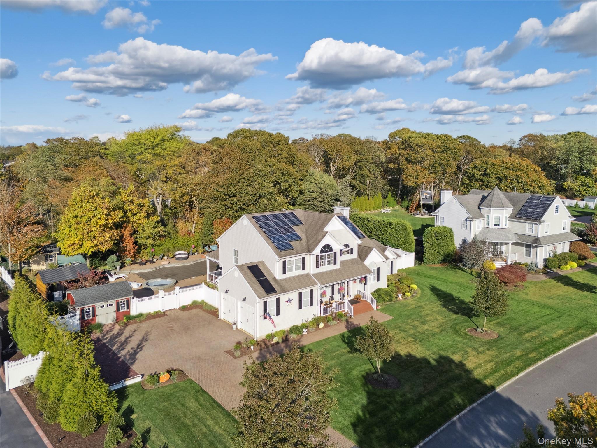 6 Landings Lane, Patchogue, NY 11772