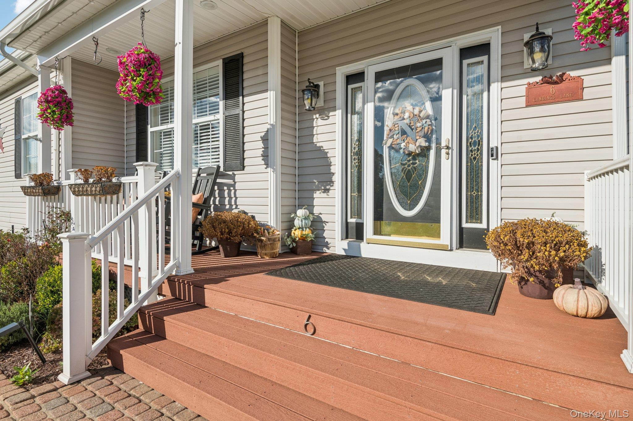 6 Landings Lane, Patchogue, NY 11772