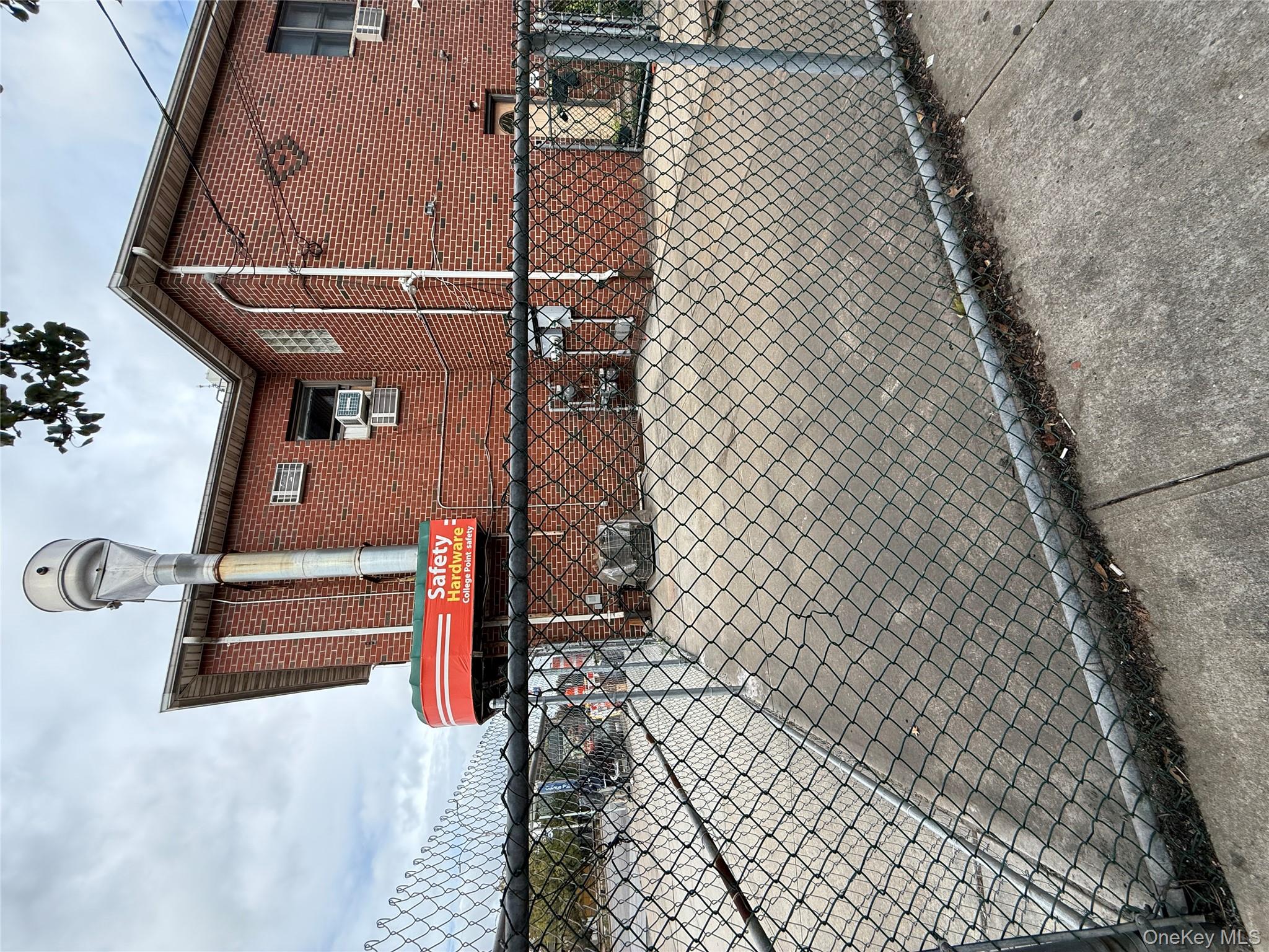 5819 College Point Boulevard, Flushing, NY 11355