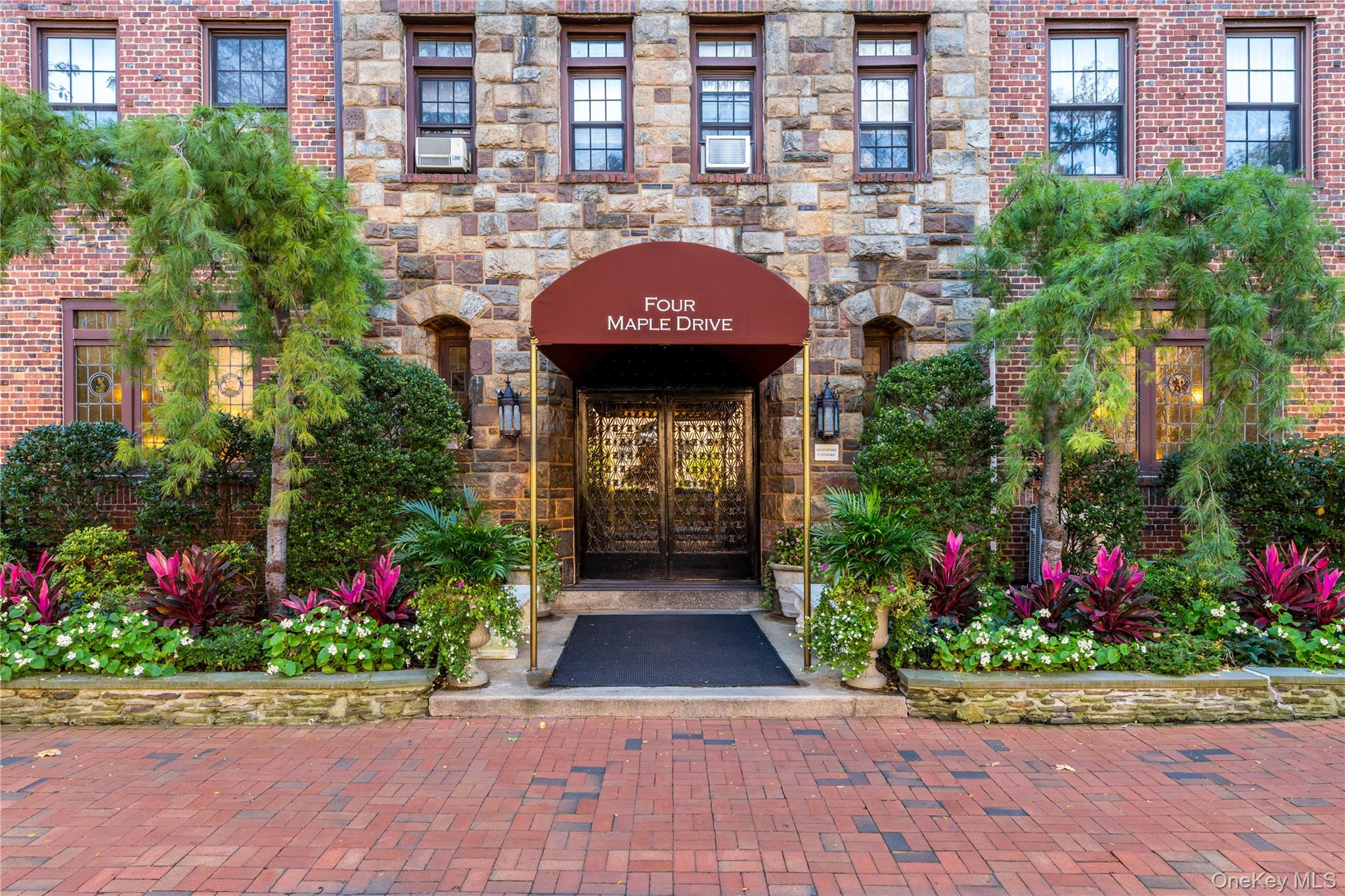 4 Maple Drive # 5K, Great Neck, NY 11021