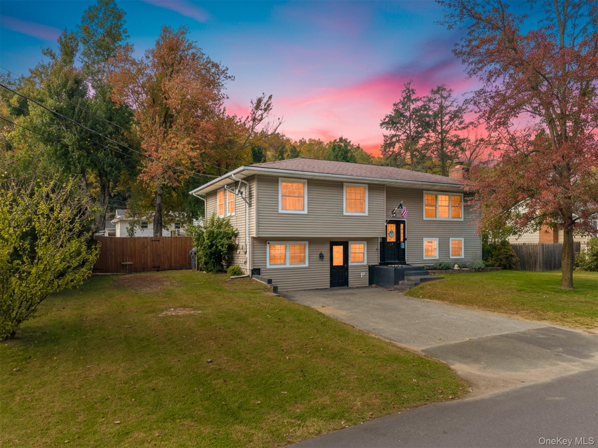 30 Willow Road, Saugerties, NY 12477