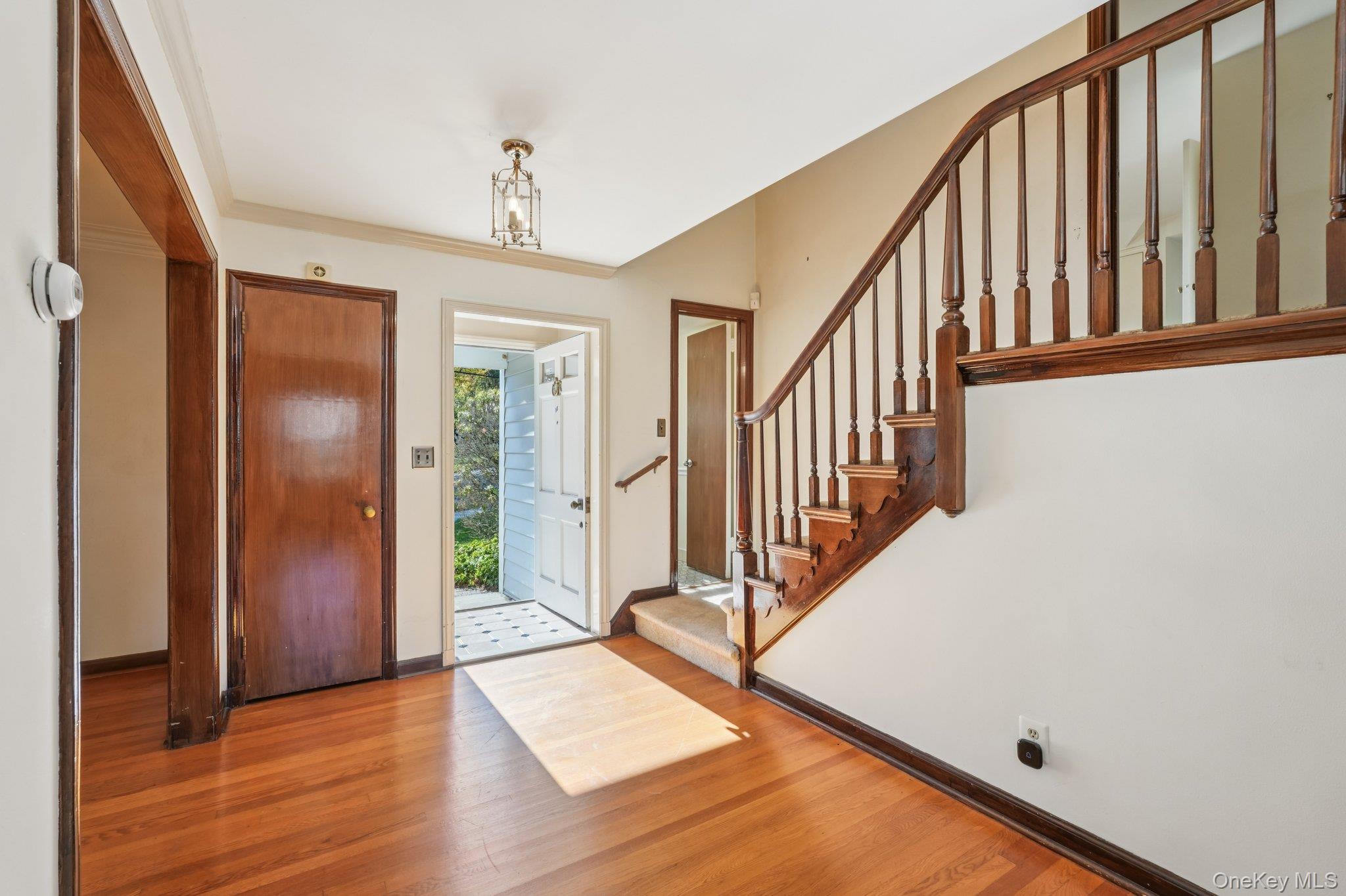 13 Hillview Drive, Scarsdale, NY 10583