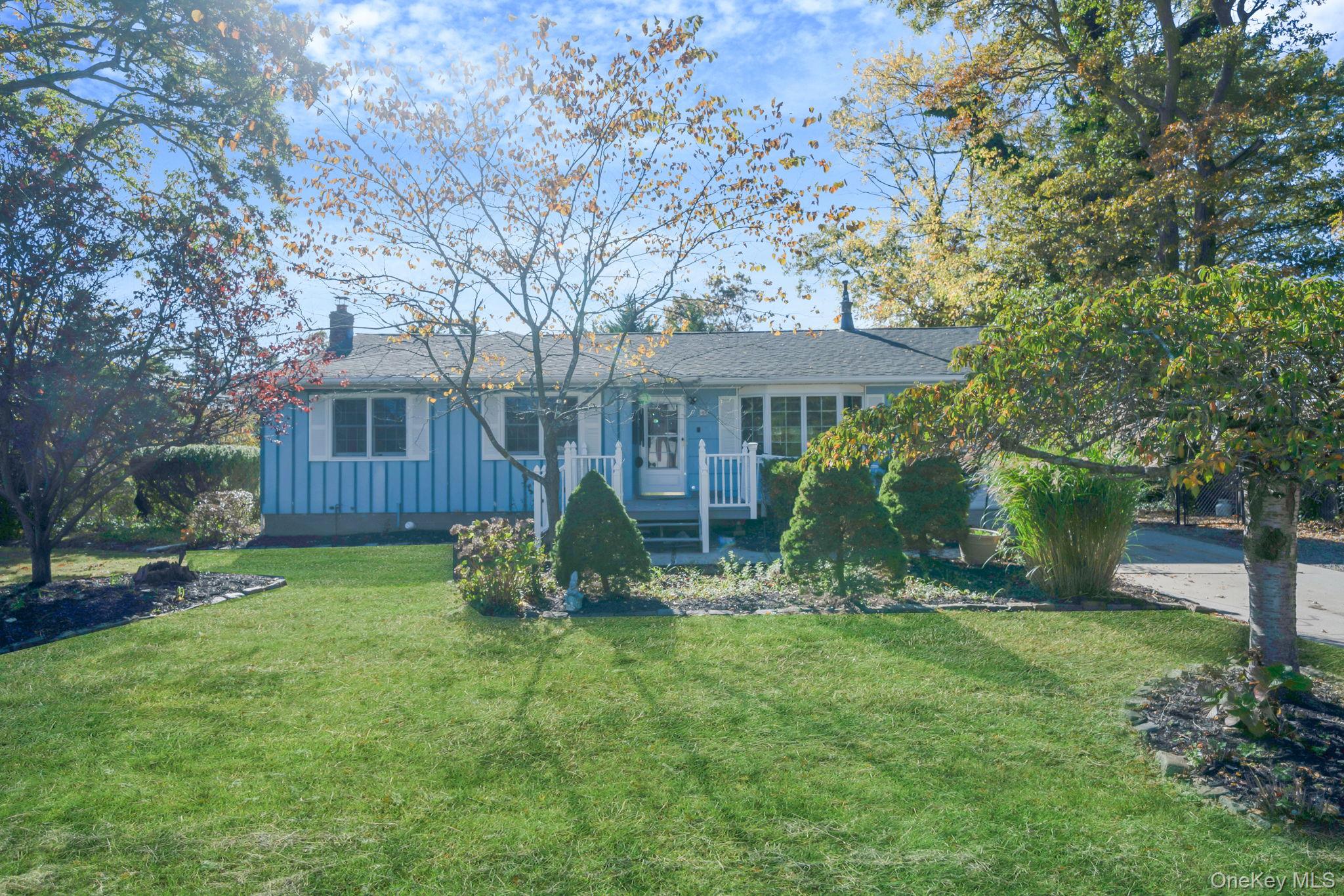 8 N 1st Street, Holbrook, NY 11741