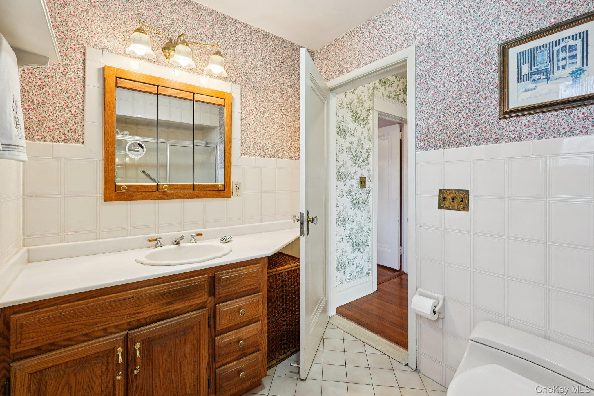 18 Chippewa Road, Yonkers, NY 10710