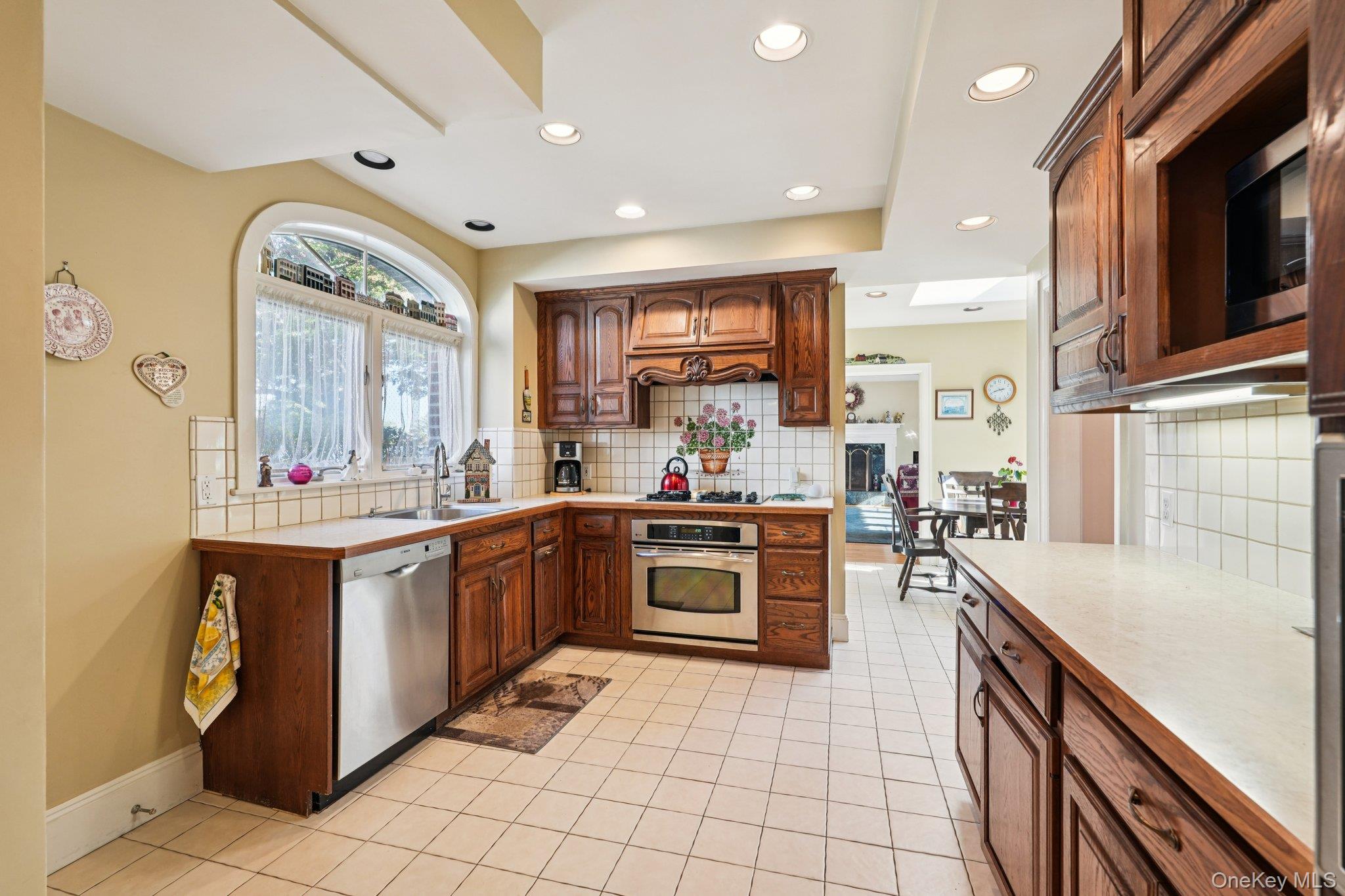 18 Chippewa Road, Yonkers, NY 10710