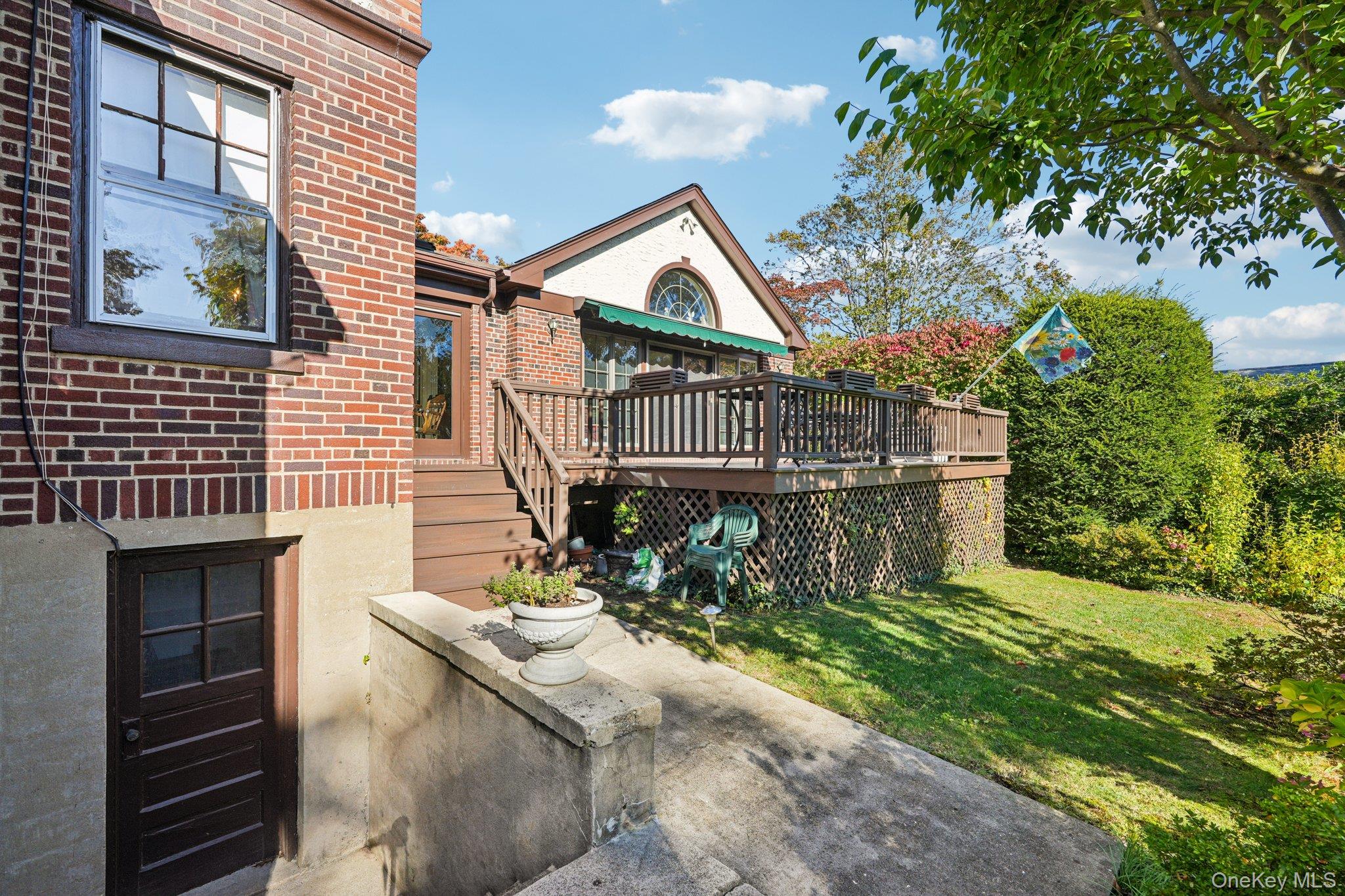 18 Chippewa Road, Yonkers, NY 10710